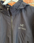 ARC’TERYX PACKABLE HOOD BETA JACKET ‘SMOKE’