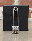 CHROME HEARTS PYRAMID PLUS LARGE SAFETY PIN ‘SILVER’