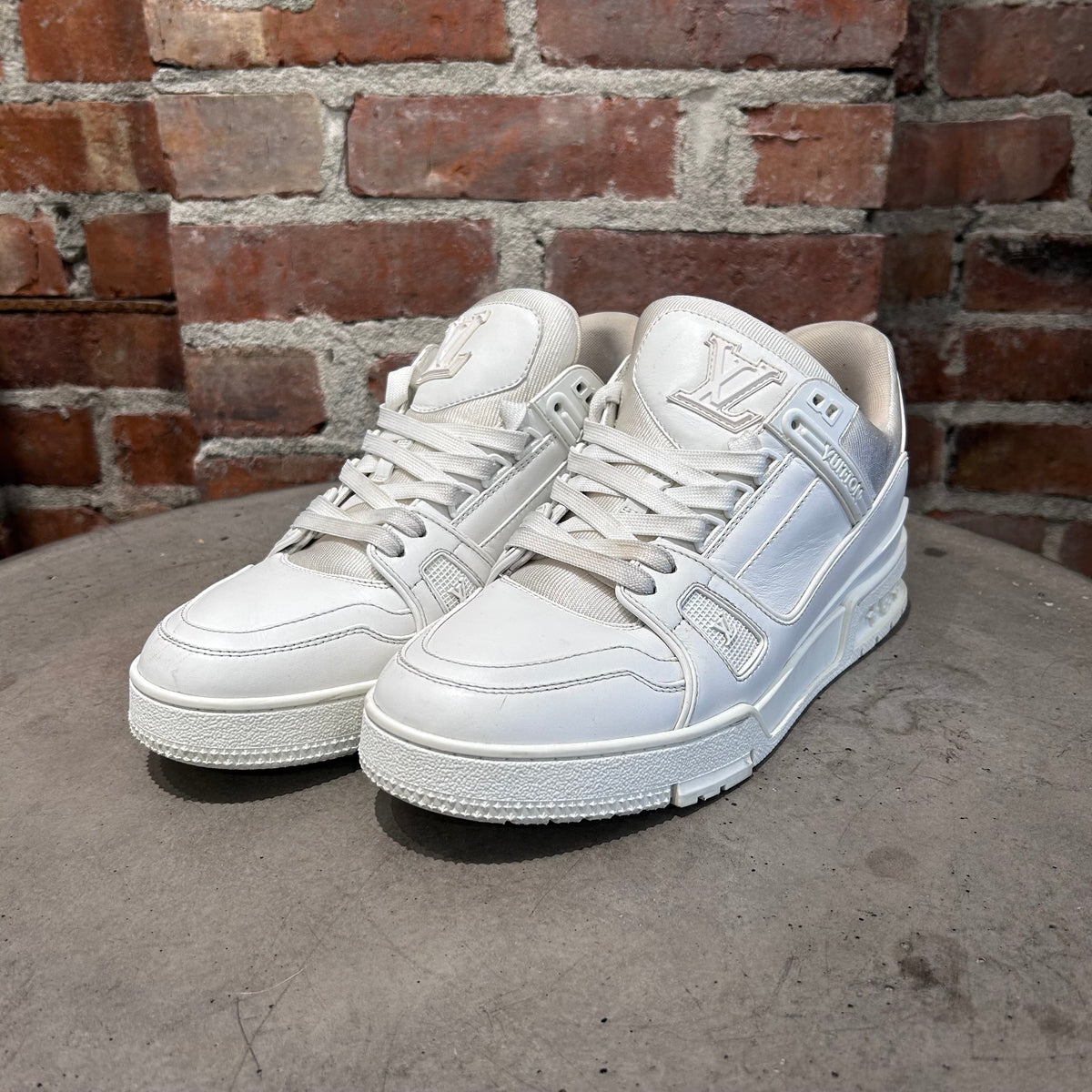 LOUIS VUITTON TRAINER SNEAKER 'WHITE' – Sadō Room LOUIS VUITTON TRAINER SNEAKER 'WHITE' – Sadō Room