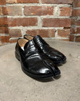 MAISON MARGIELA TABI FLAT LOAFERS ‘BLACK’