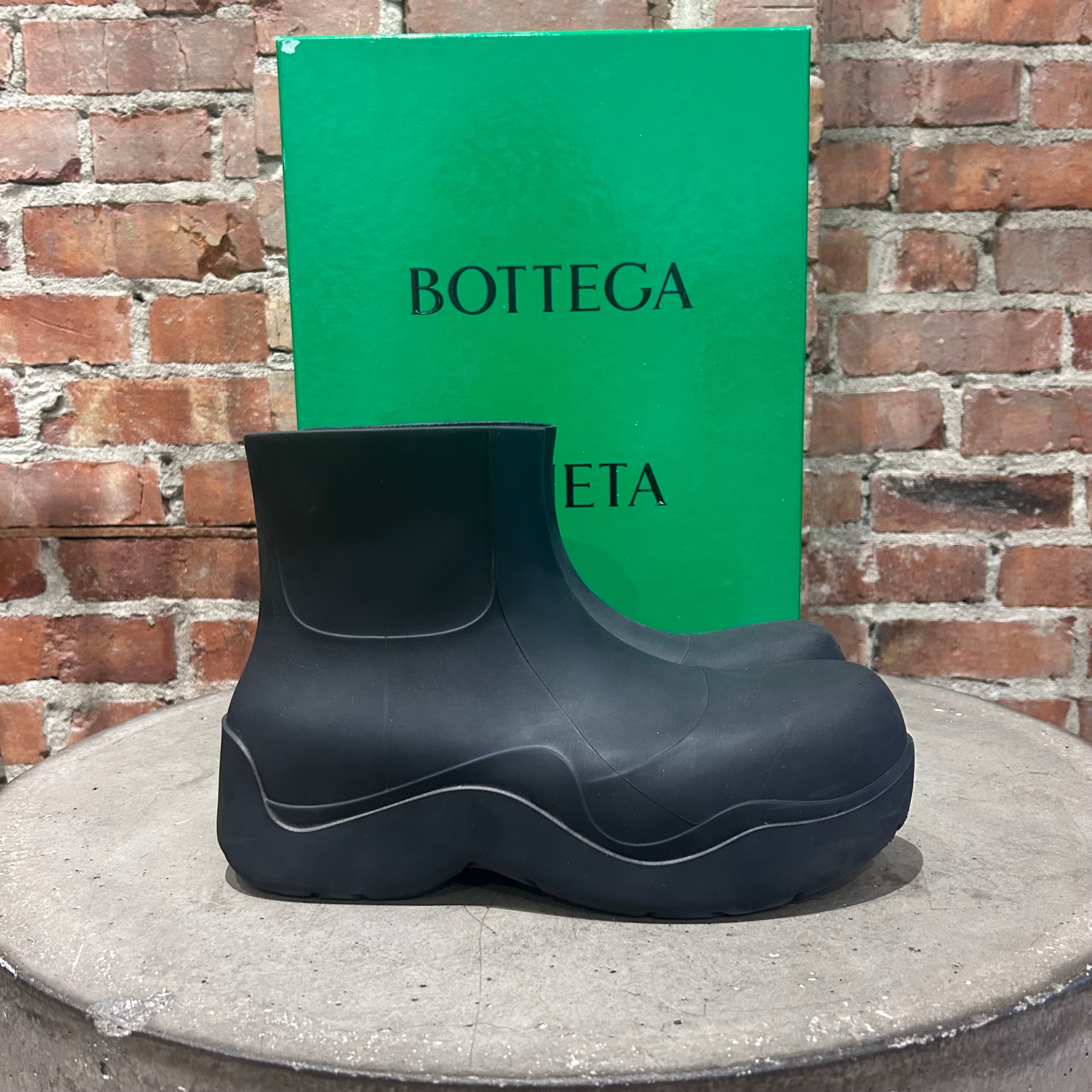 BOTTEGA VENETA PUDDLE BOOTS 'BLACK' – Sadō Room