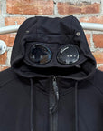 C.P. COMPANY DIAGONAL RAISED FLEECE GOGGLE ZIP HOODIE ‘BLACK’