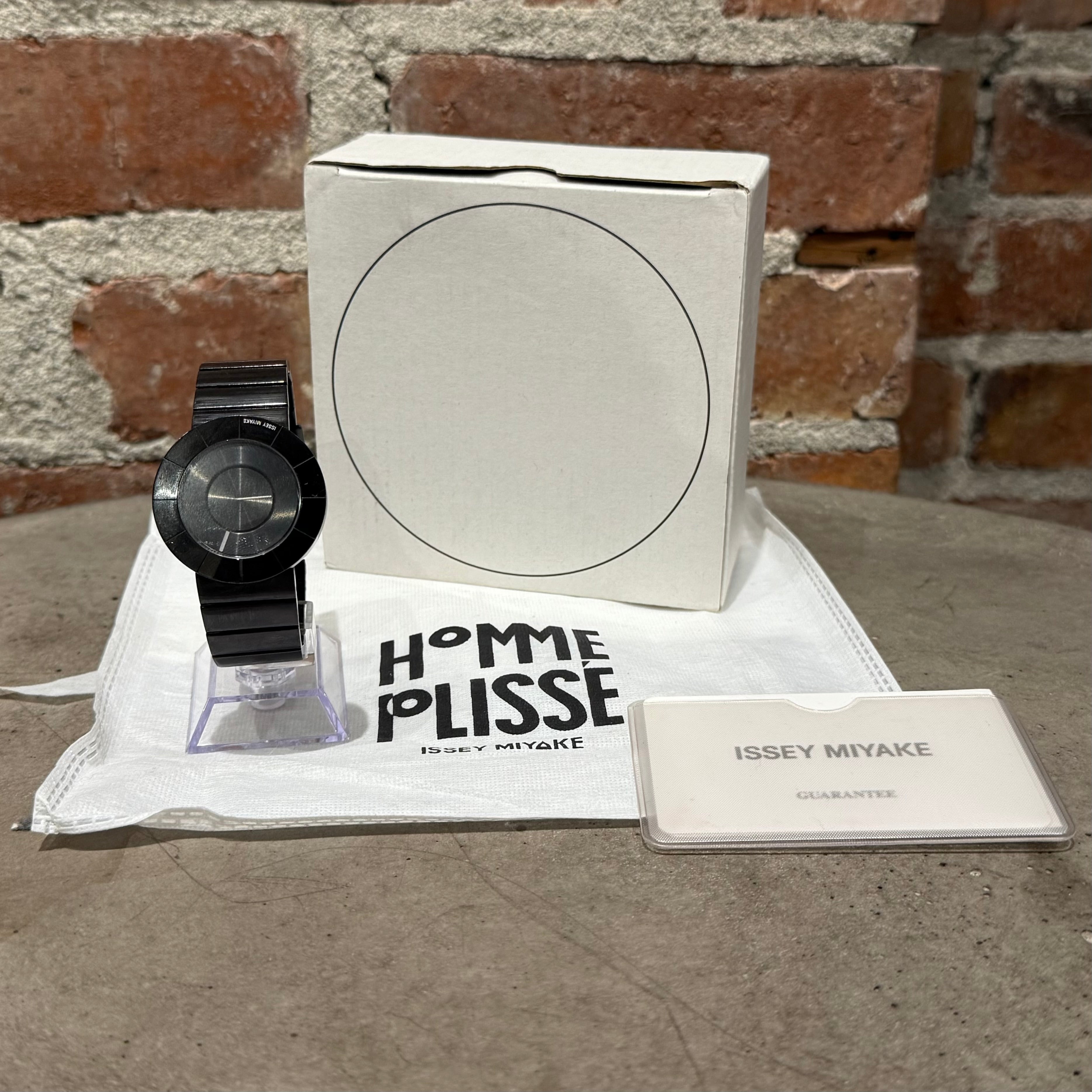 ISSEY MIYAKE Gloss Watch シルバー ブラック ISSEY MIYAKE 