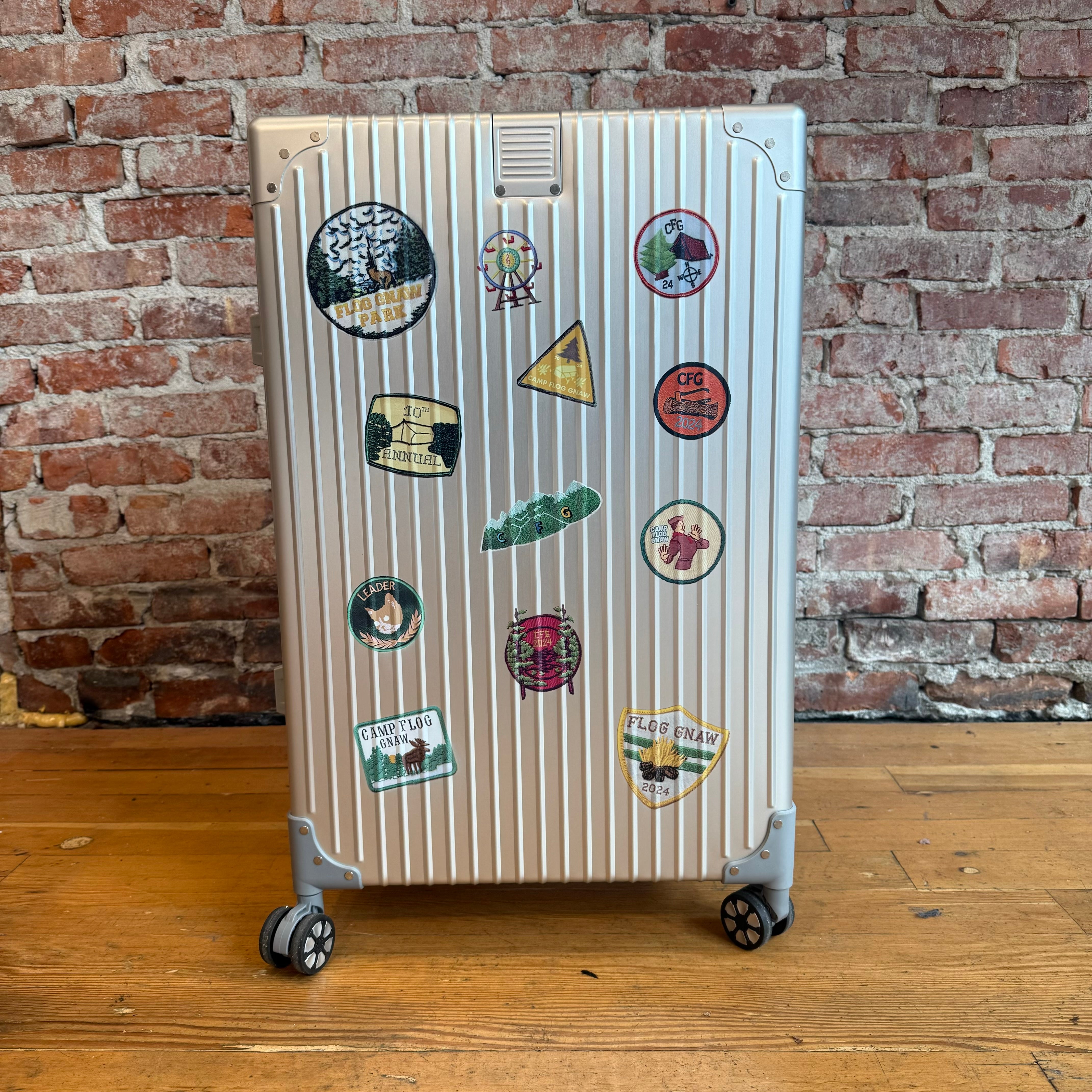 CAMP FLOG GNAW SUPER VIP CHECK-IN LUGGAGE 'SILVER' – Sadō Room