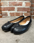 MAISON MARGIELA TABI LEATHER BALLET FLATS ‘BLACK’