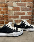 MAISON MIHARA MOLDED LOW SNEAKER ‘BLACK’