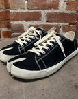 MARGIELA CANVAS TABI SNEAKERS ‘BLACK’