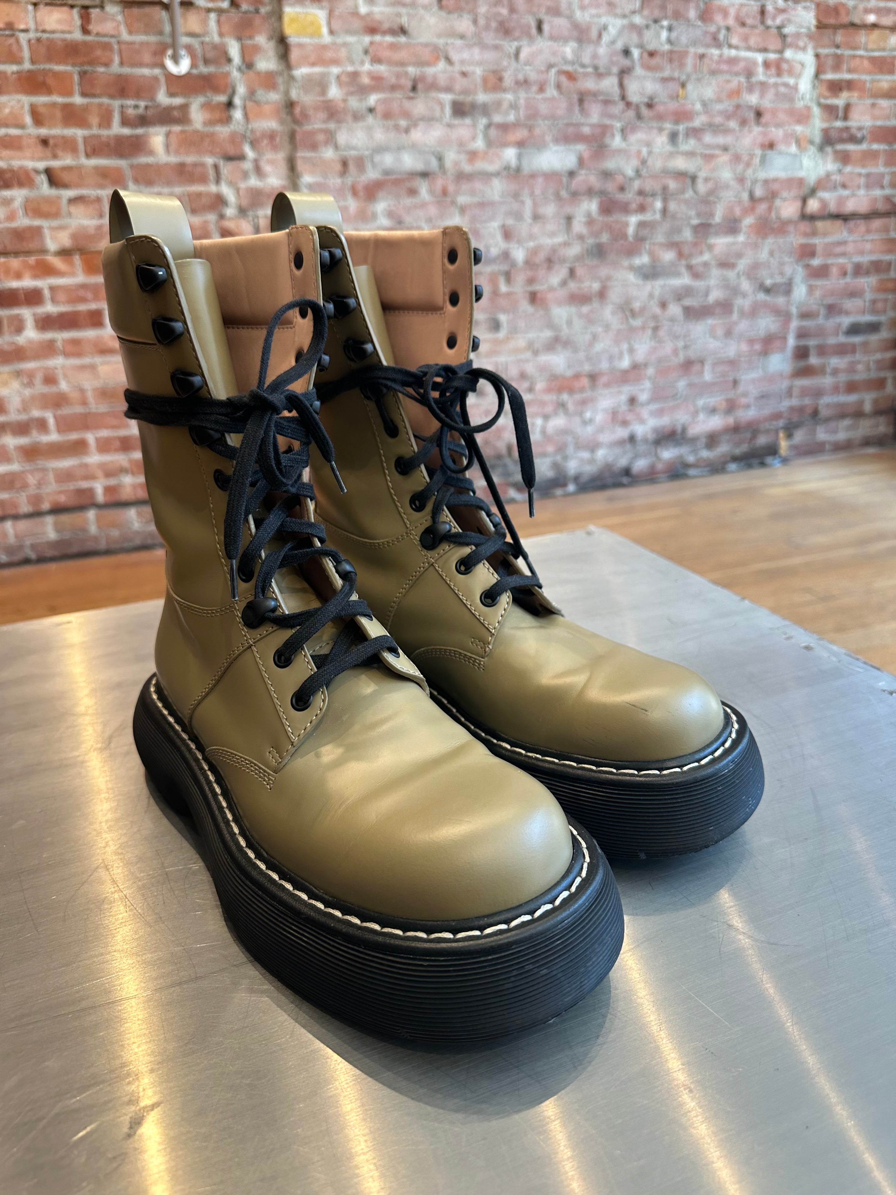 BOTTEGA VENETA SWELL BOOTS 'OLIVE' – Sadō Room