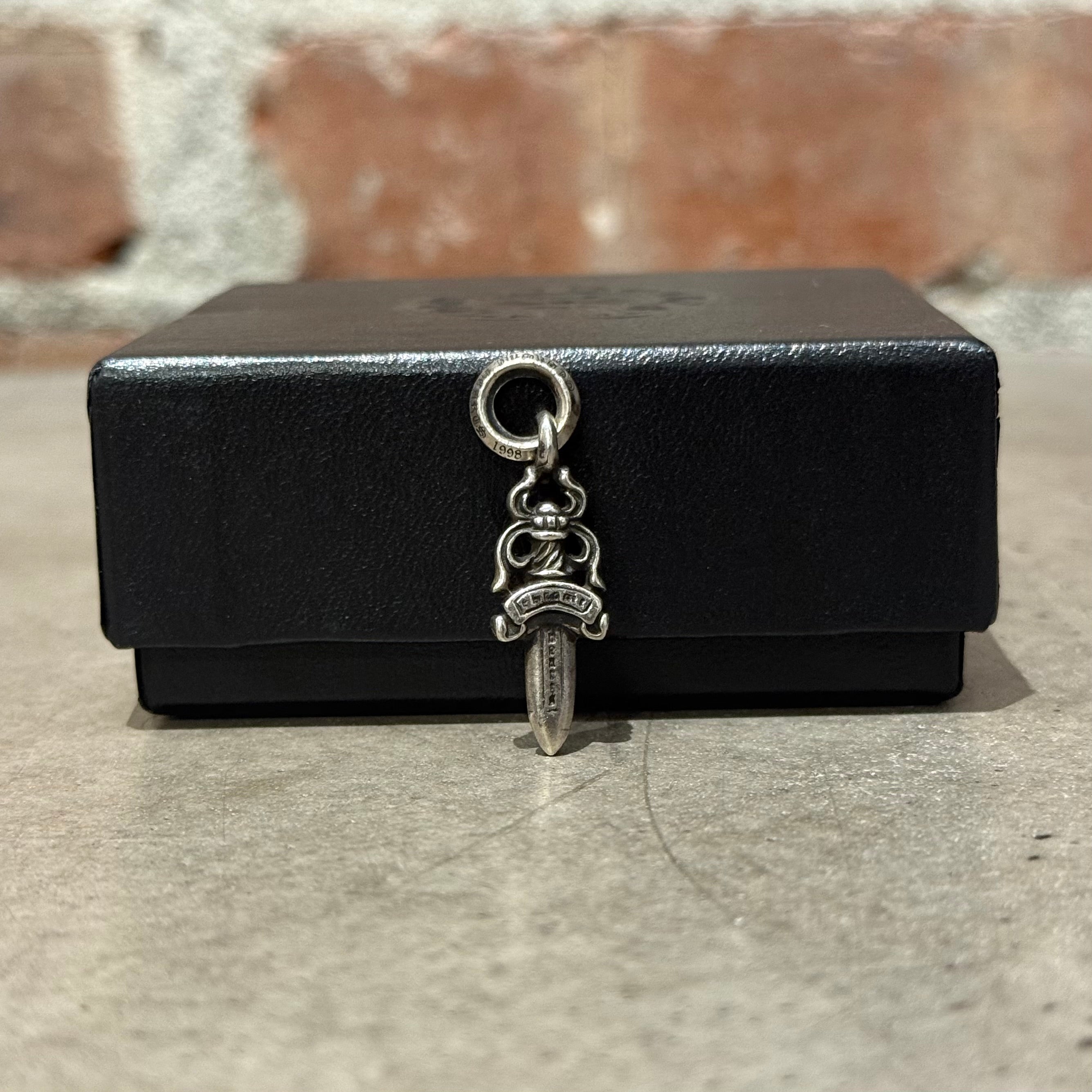 C52FFEC0-F413-4C34-A6D7-