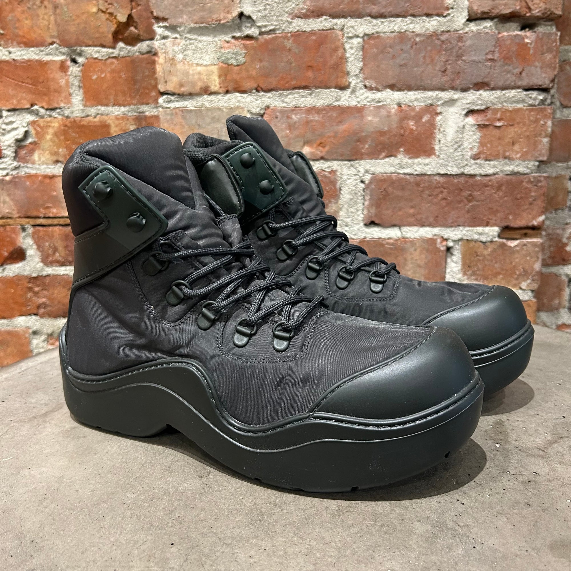 BOTTEGA VENETA PUDDLE BOMBER BOOTS ‘BLACK’