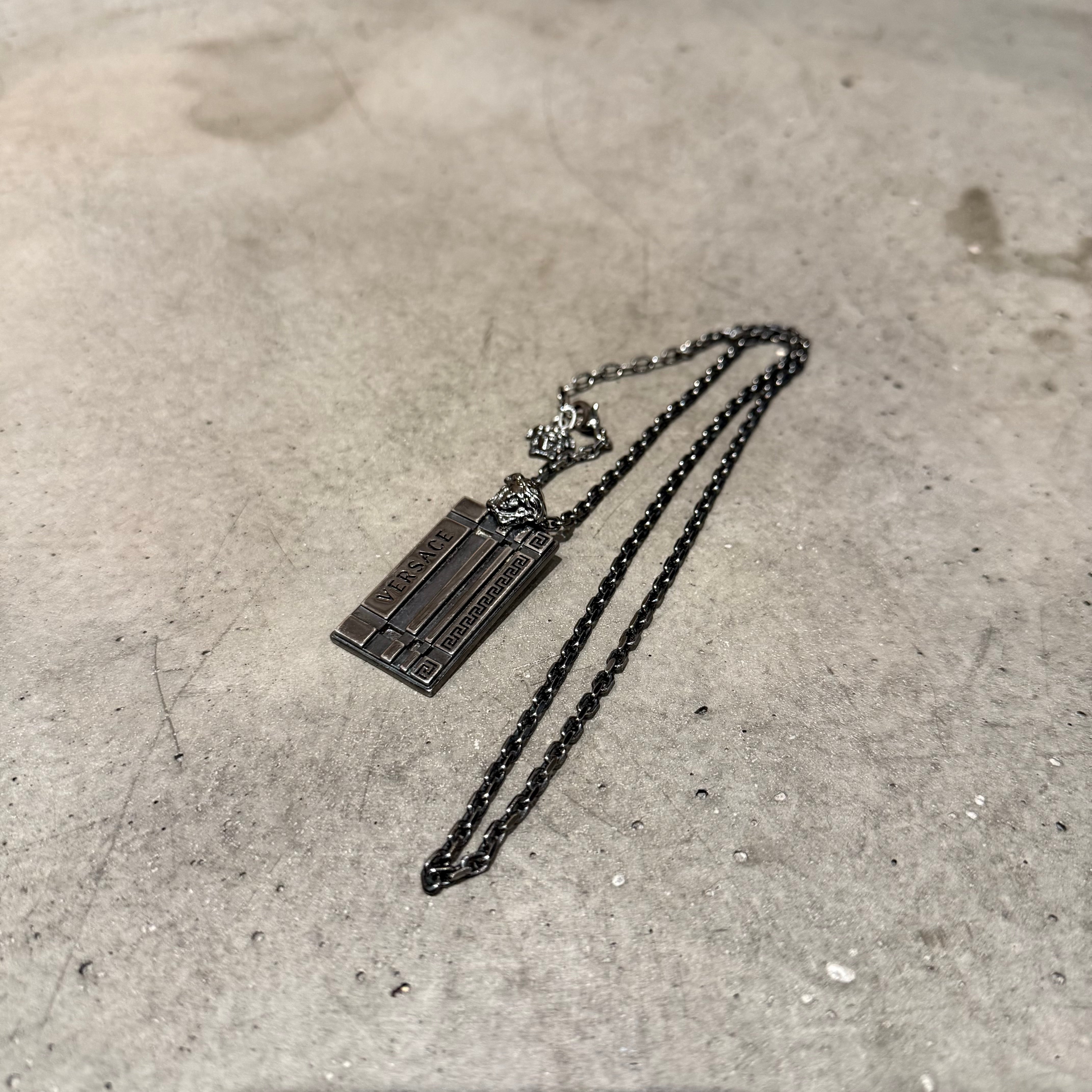 VERSACE MEDUSA PLATE DOG TAG NECKLACE 'GUN METAL' – Sadō Room