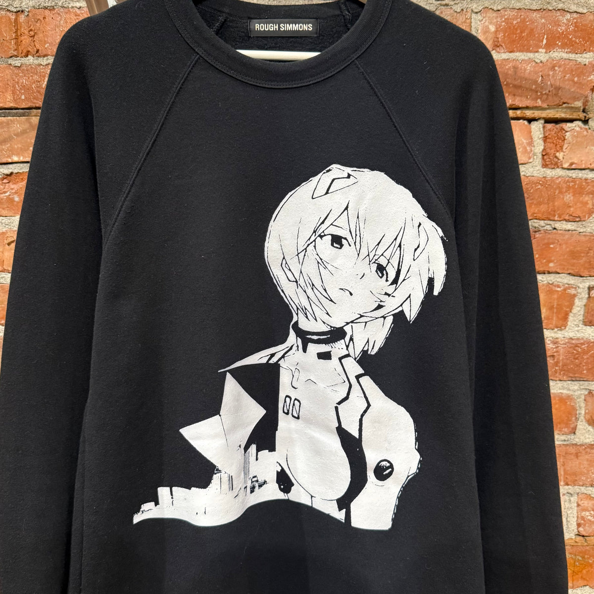 ROUGH SIMMONS EVANGELION REI CREWNECK ‘BLACK’