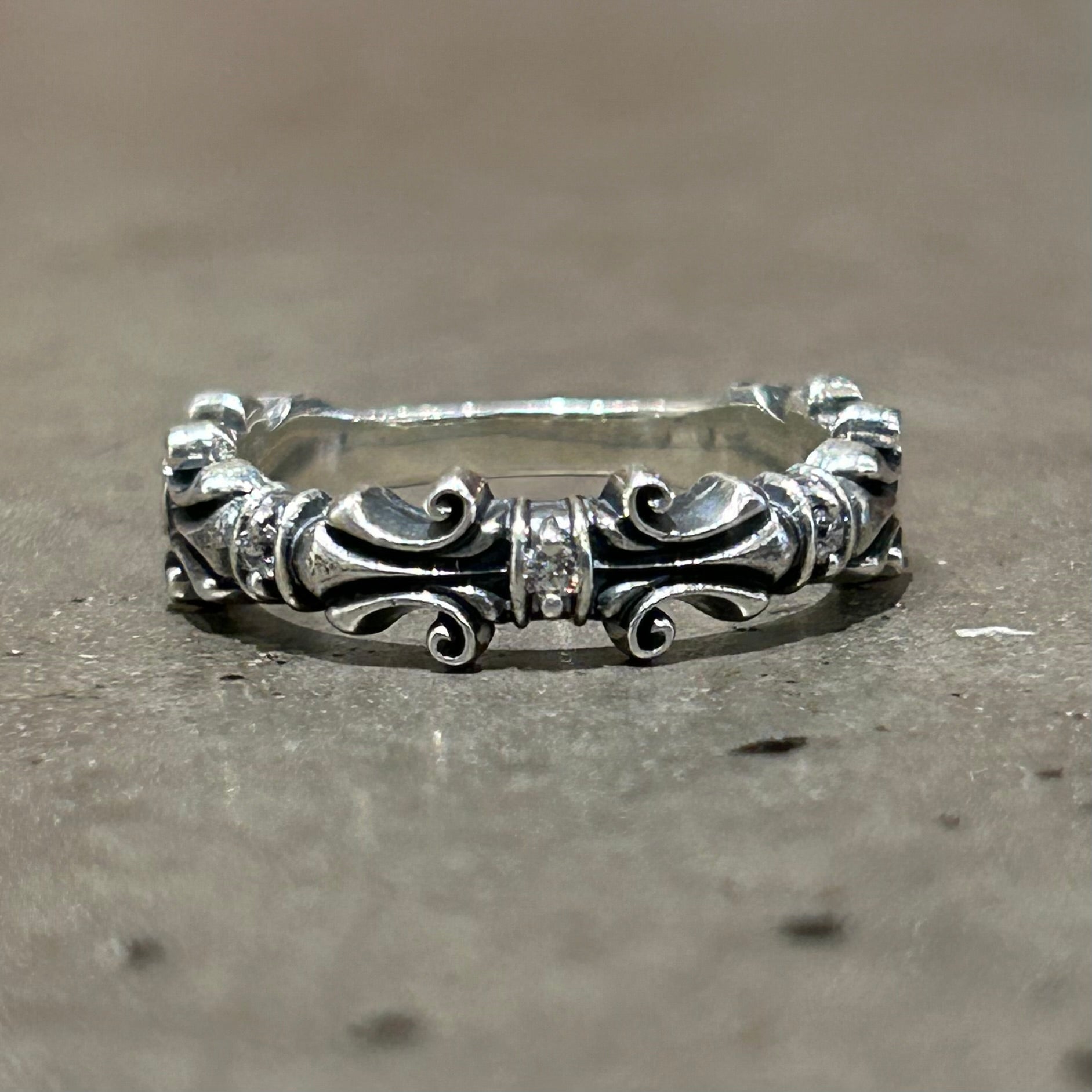DEAL DESIGN LILY ROD RING 'SILVER'