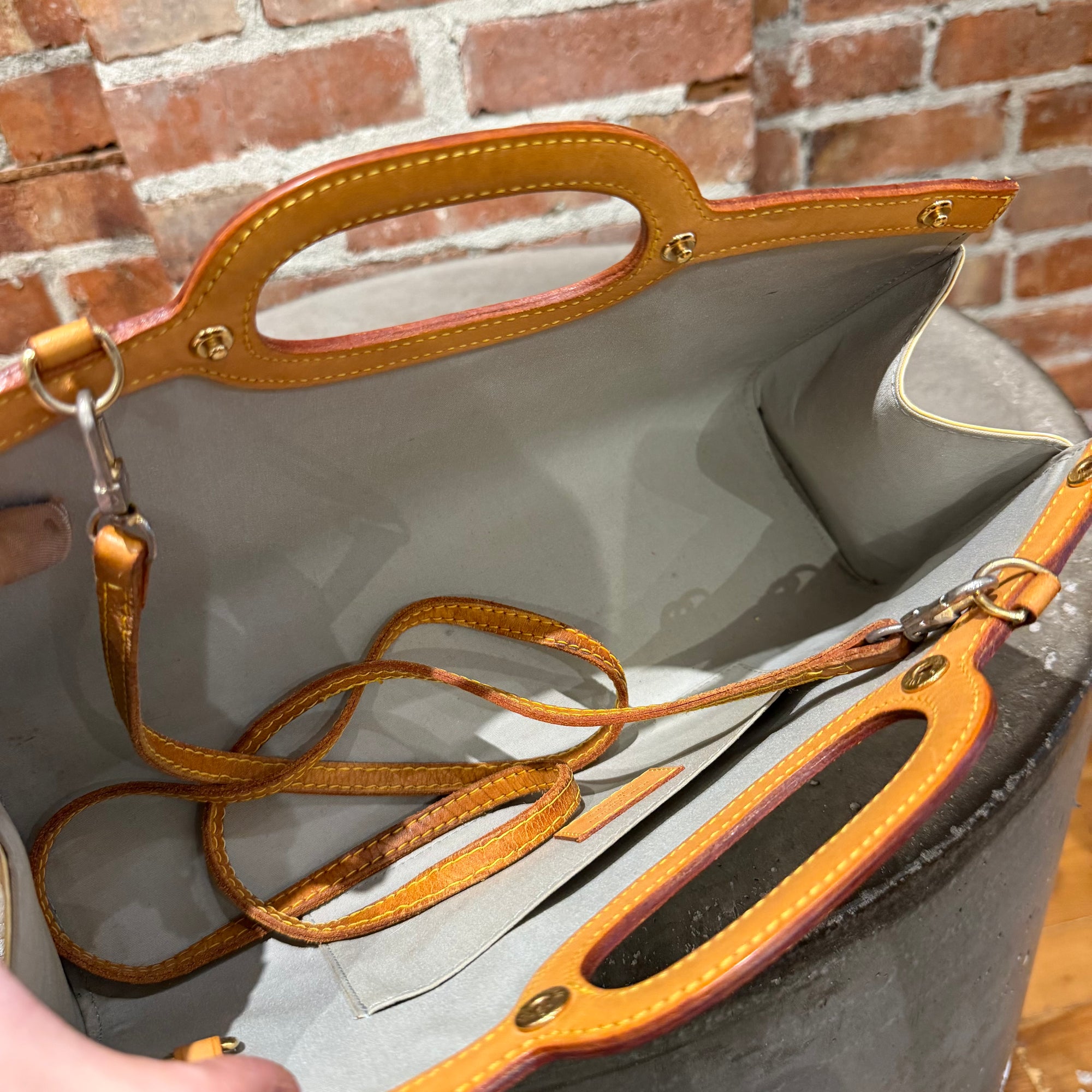 LOUIS VUITTON ROXBURY PATENT LEATHER HANDBAG ‘YELLOW’