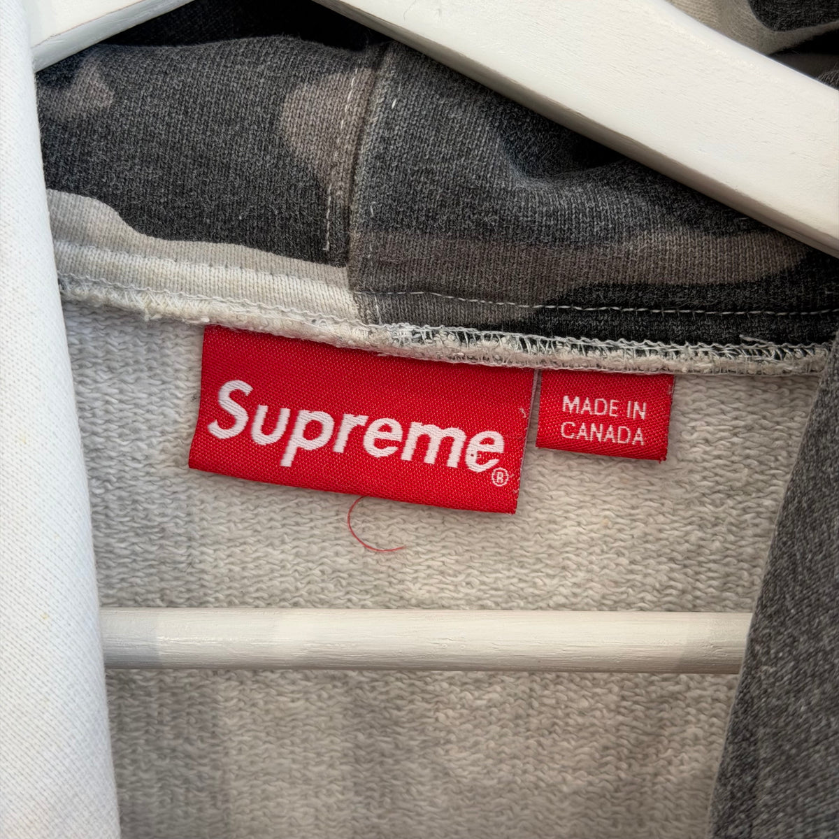 SUPREME FW14 INTERNATIONAL FLAGS HOODIE ‘SNOW CAMO’