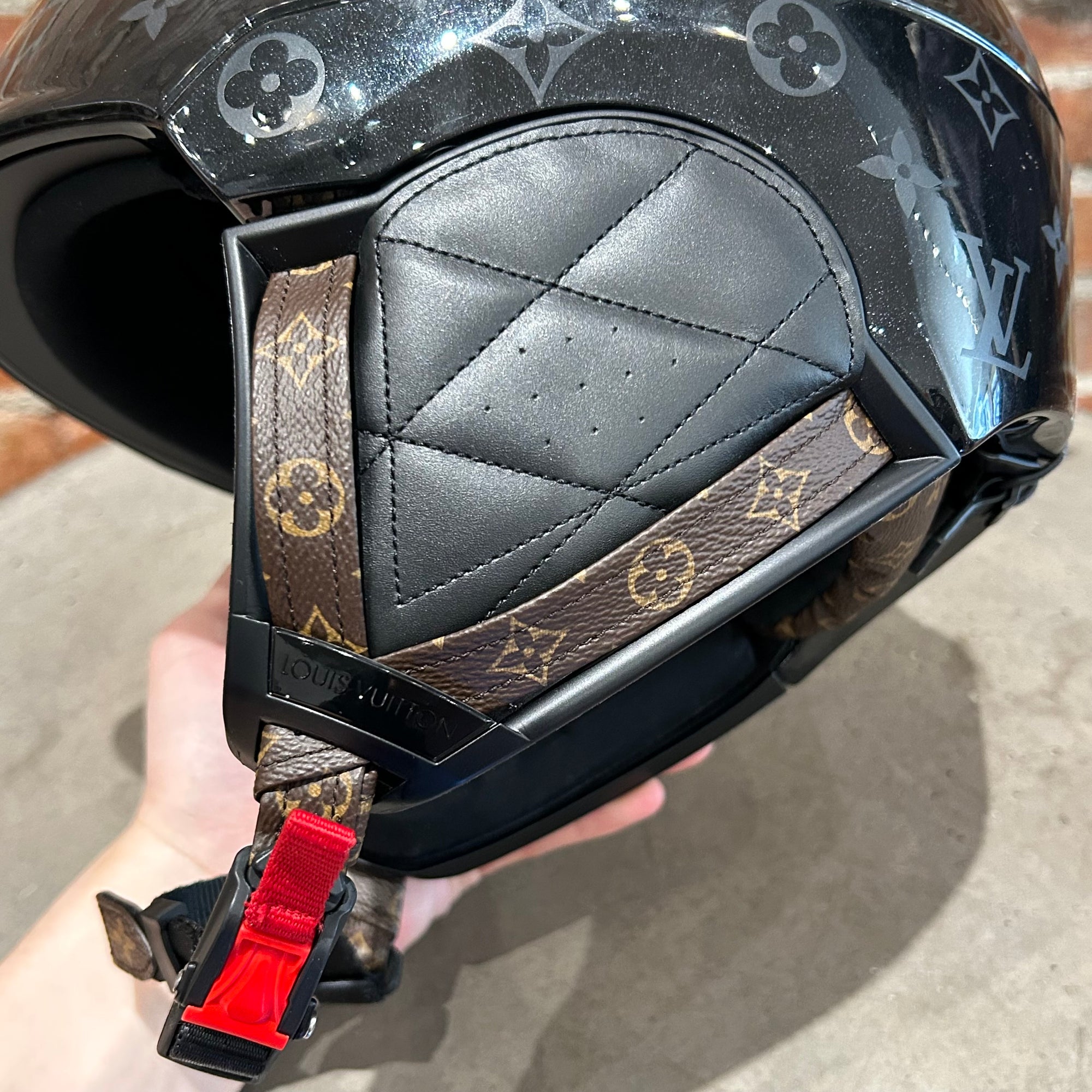 LOUIS VUITTON SKI HELMET ‘BLACK’