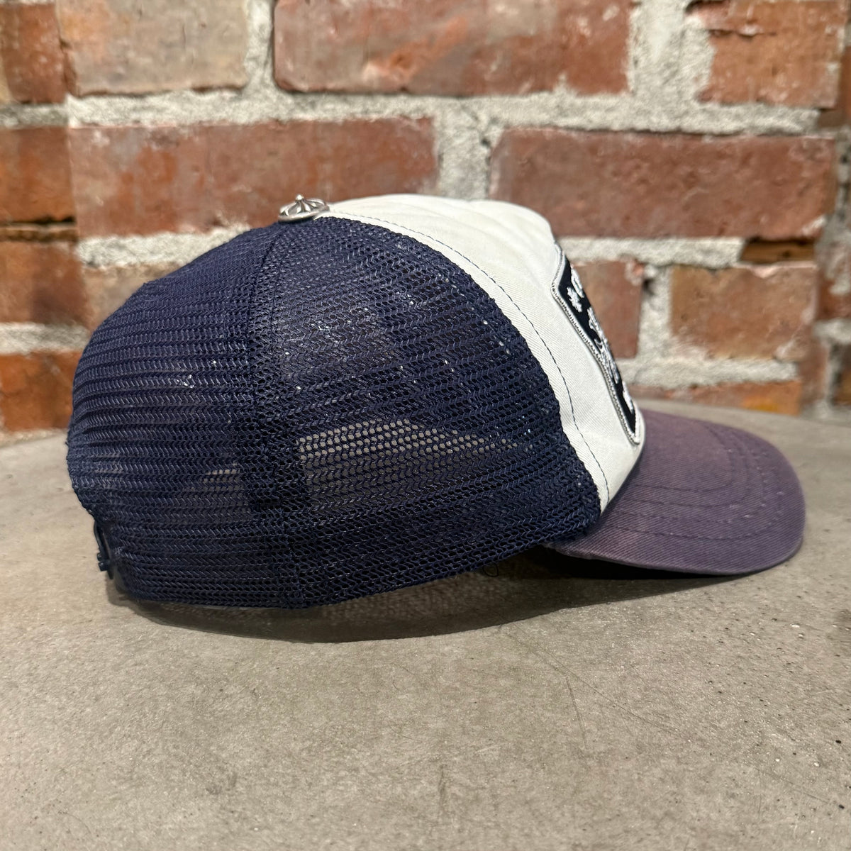CHROME HEARTS HOLLYWOOD VINTAGE TRUCKER HAT ‘NAVY’