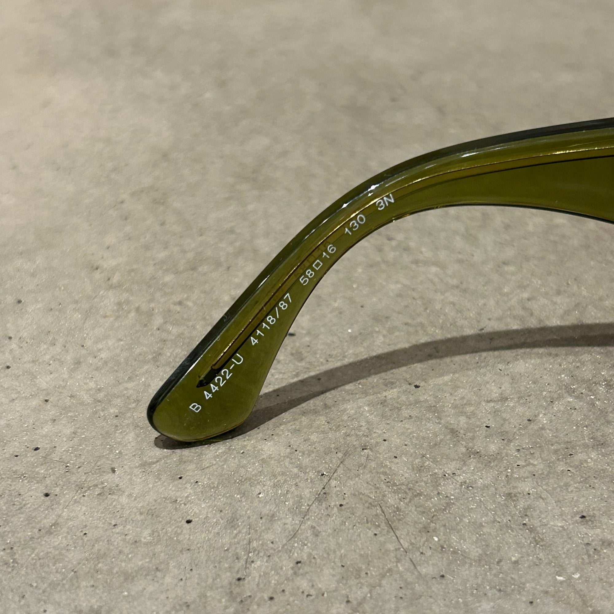 BURBERRY VISOR METAL ARM SUNGLASSES ‘JADE’
