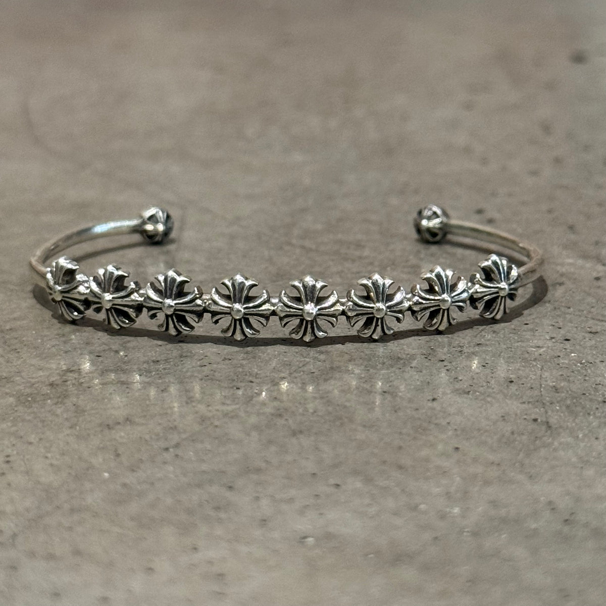 CHROME HEARTS PLUS CROSS BANGLE ‘SILVER’