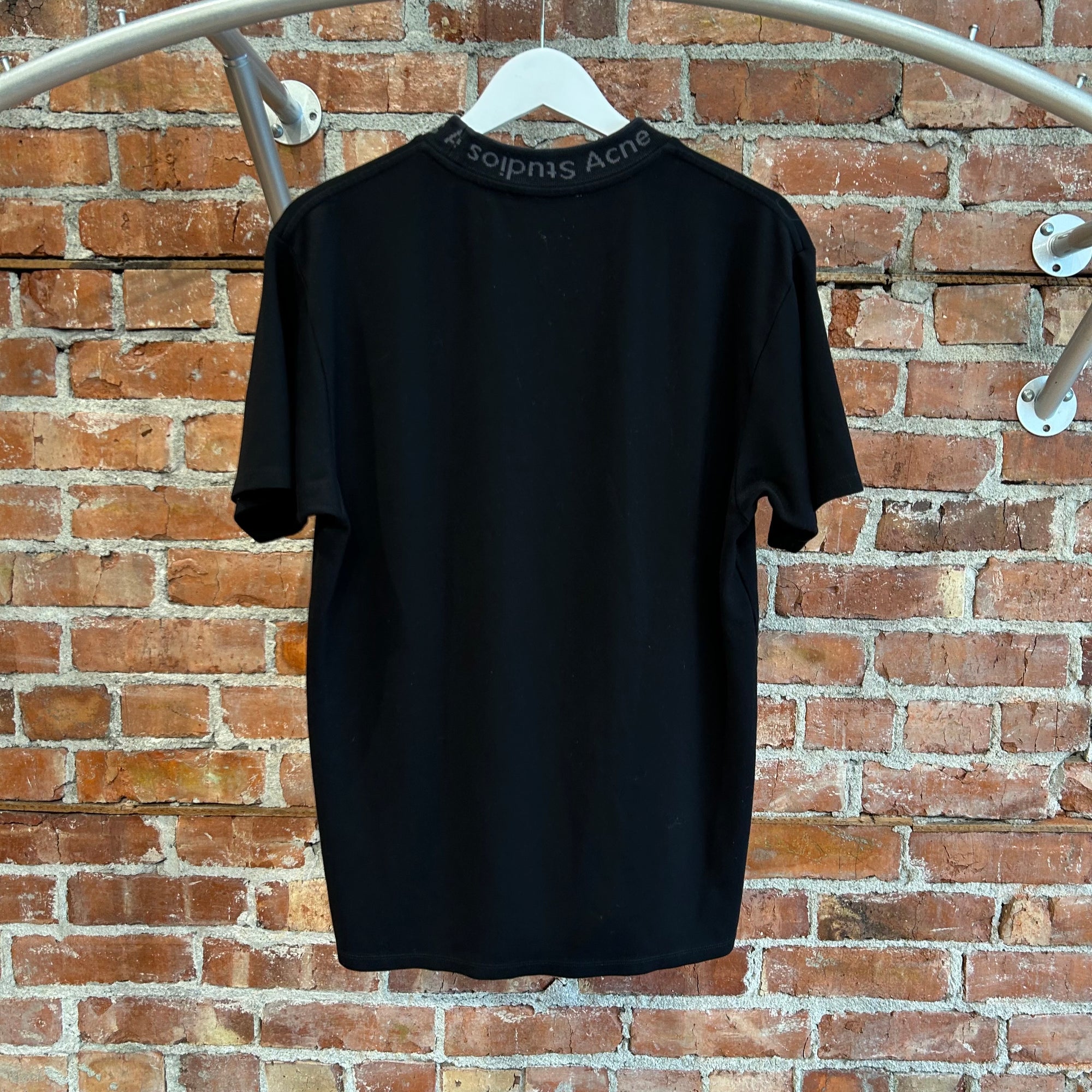 ACNE STUDIOS COLLAR PRINT TEE ‘BLACK’