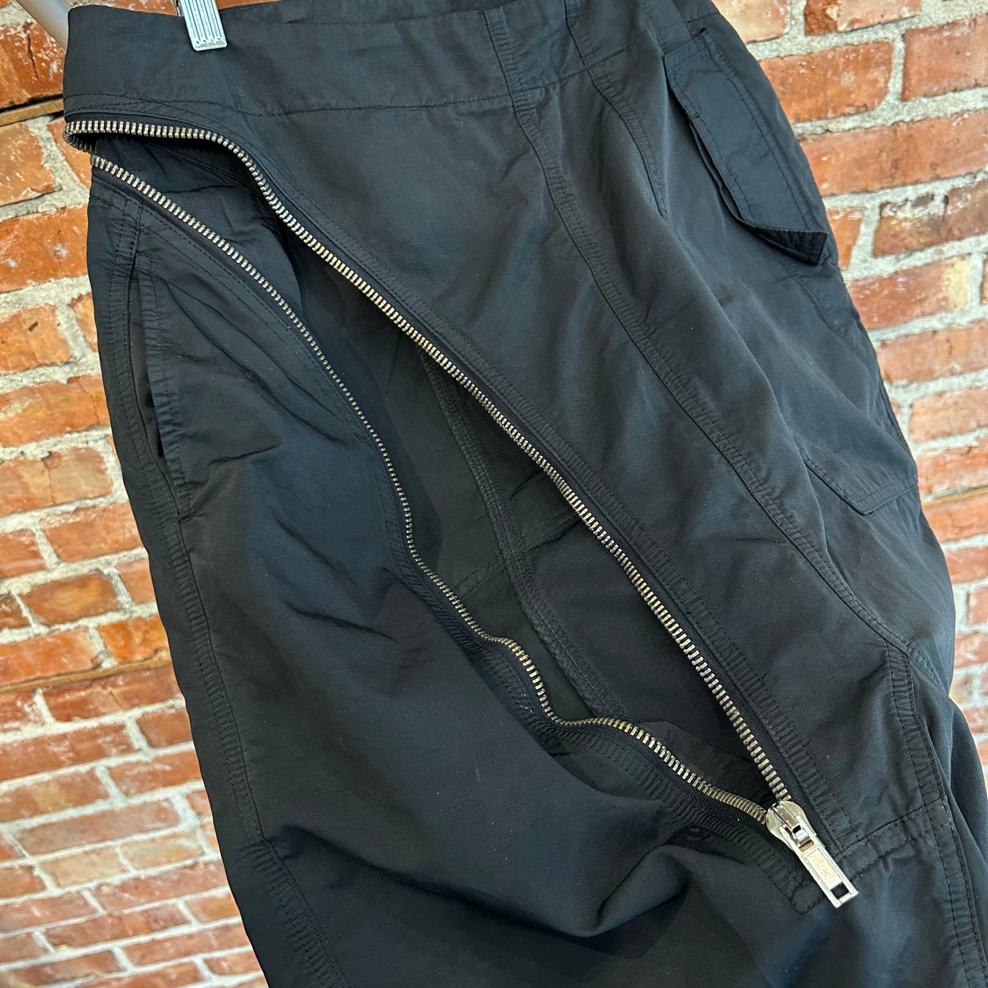 RICK OWENS DRKSDHW SS126 AIRCUT POD SHORTS ‘BLACK’
