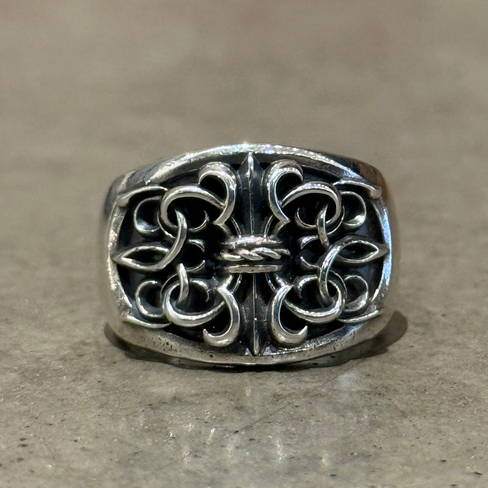 DEAL DESIGN MID GATE RING 'SILVER'