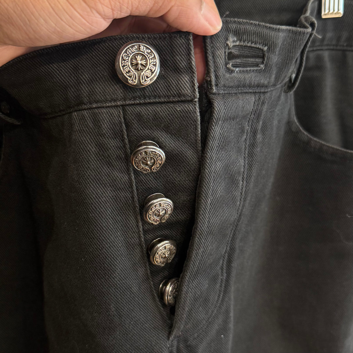 CHROME HEARTS FLEUR KNEE STRAIGHT LEG DENIM ‘BLACK’