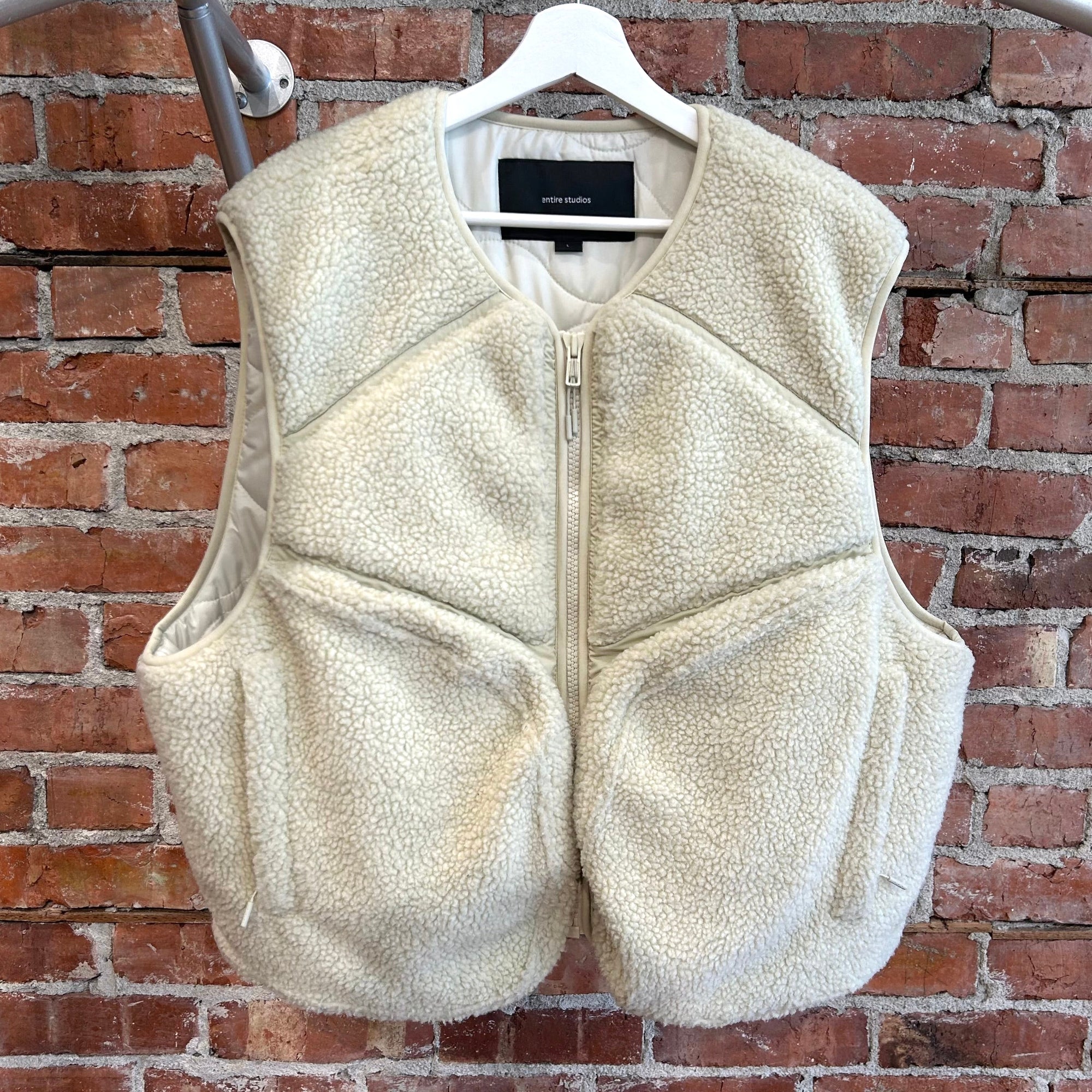 ENTIRE STUDIOS SHERPA FLEECE VEST ‘CREAM’