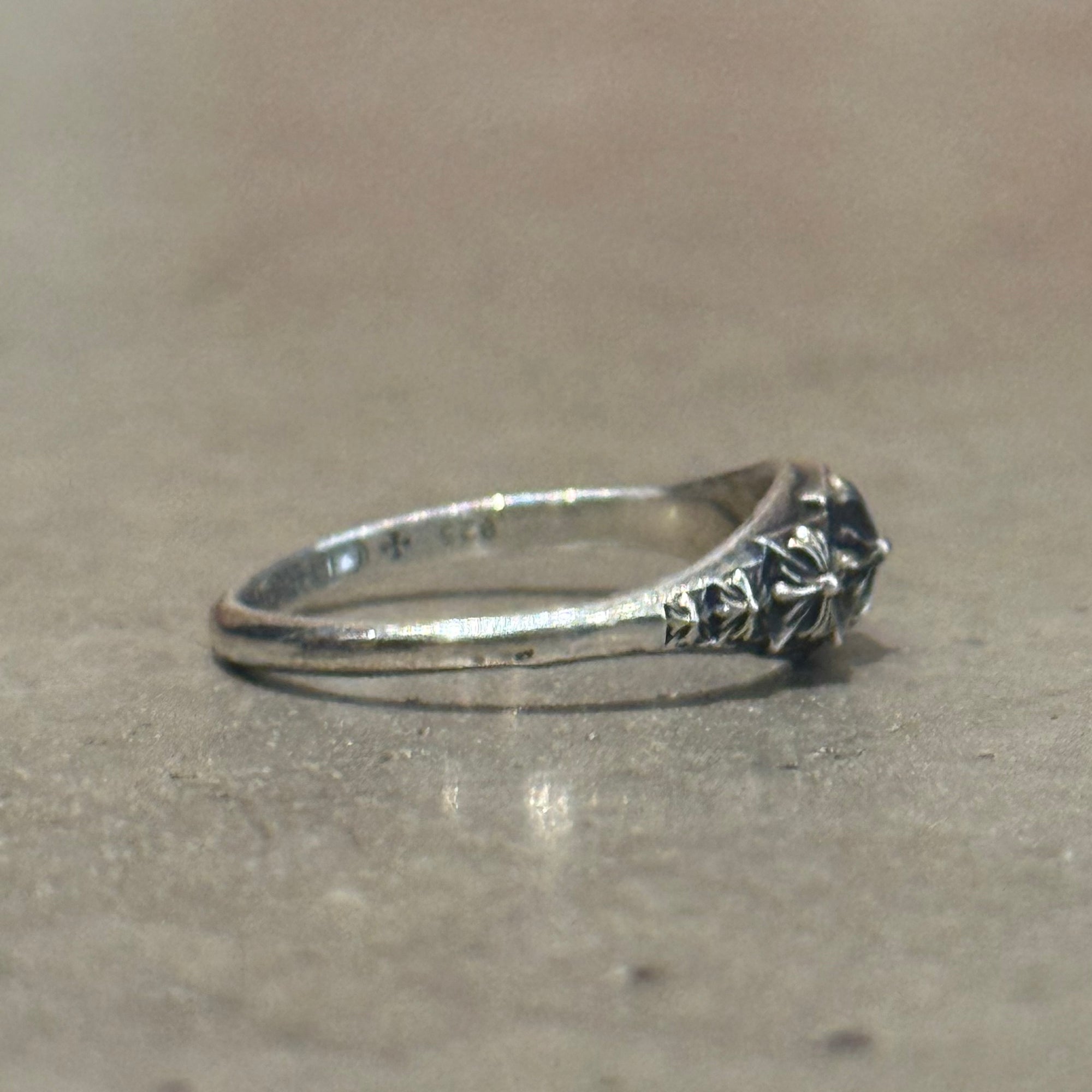 CHROME HEARTS PYRAMID PLUS BUBBLEGUM RING ‘SILVER’
