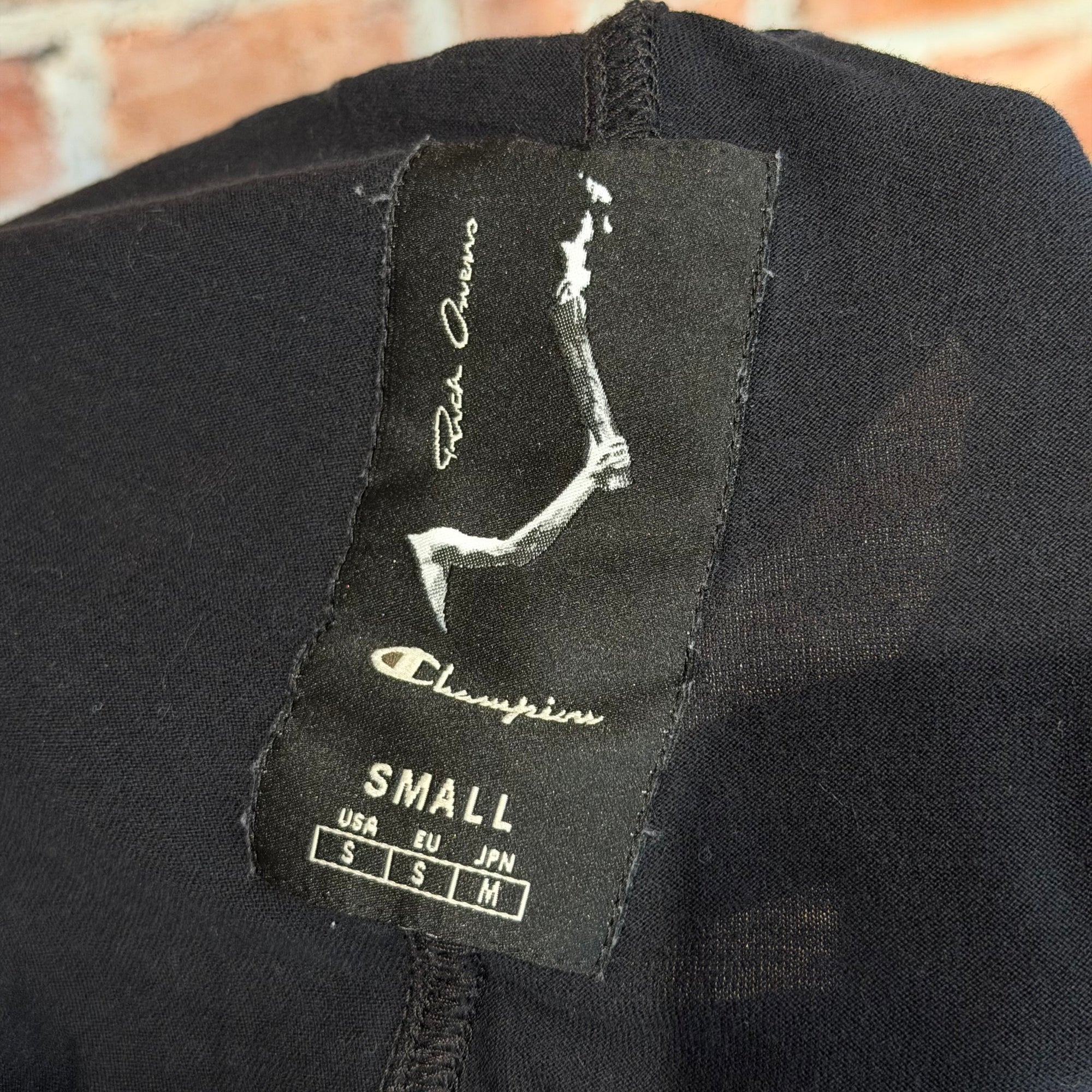 RICK OWENS X CHAMPION DOLPHIN SHORTS ‘BLACK’