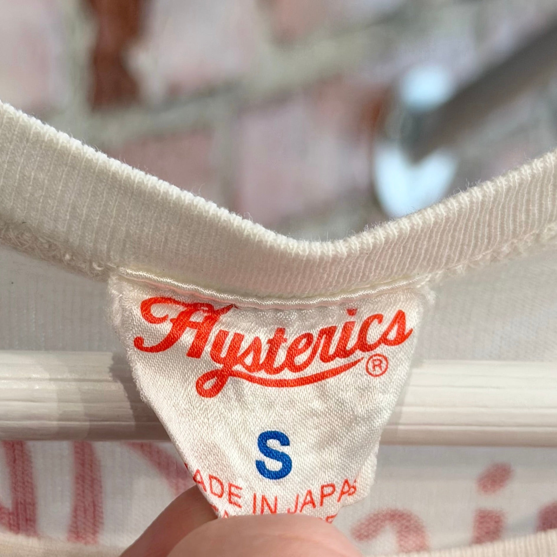 HYSTERIC GLAMOUR CONSUMERISM TEE ‘MULTI’