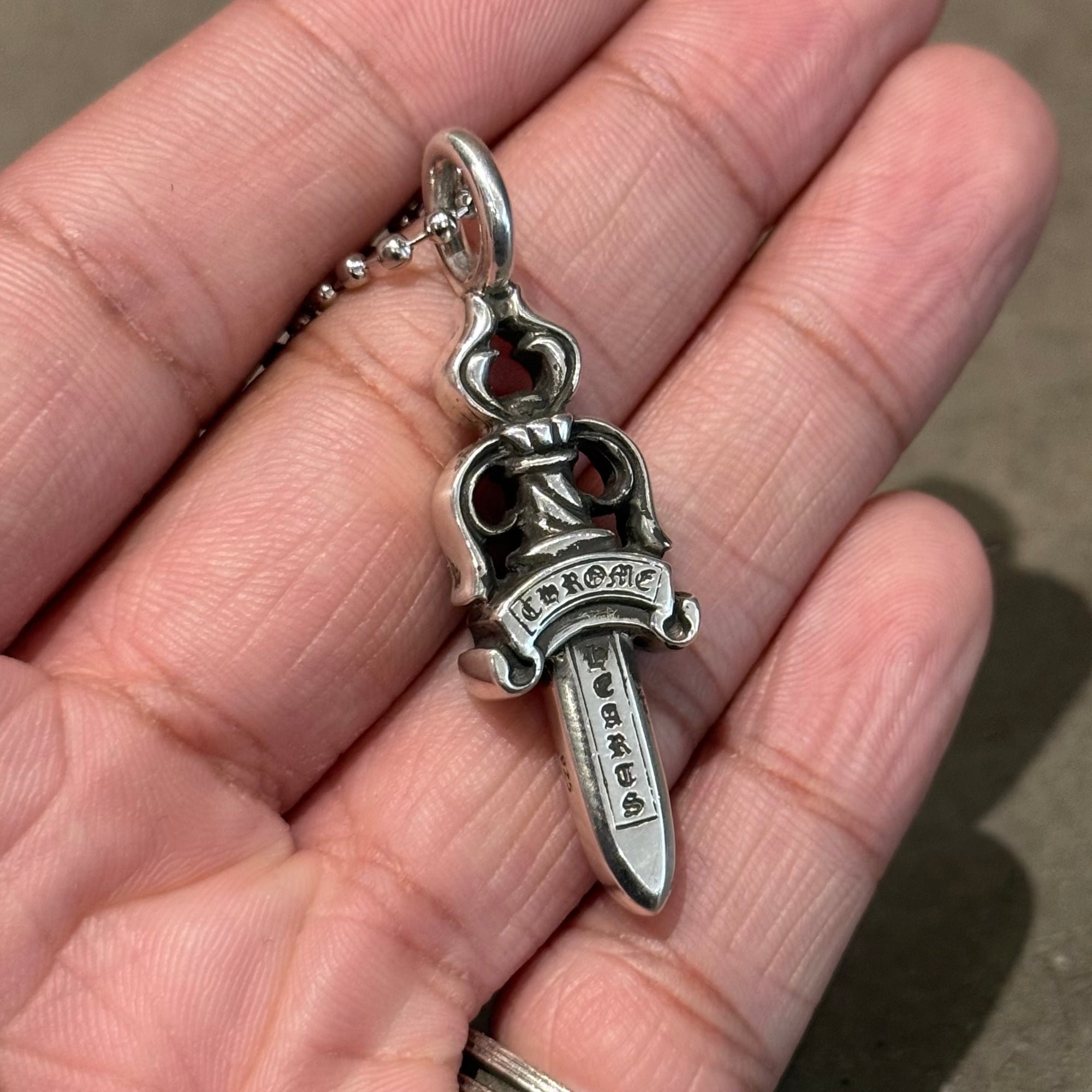 CHROME HEARTS DOUBLE DAGGER NECKLACE ‘SILVER’