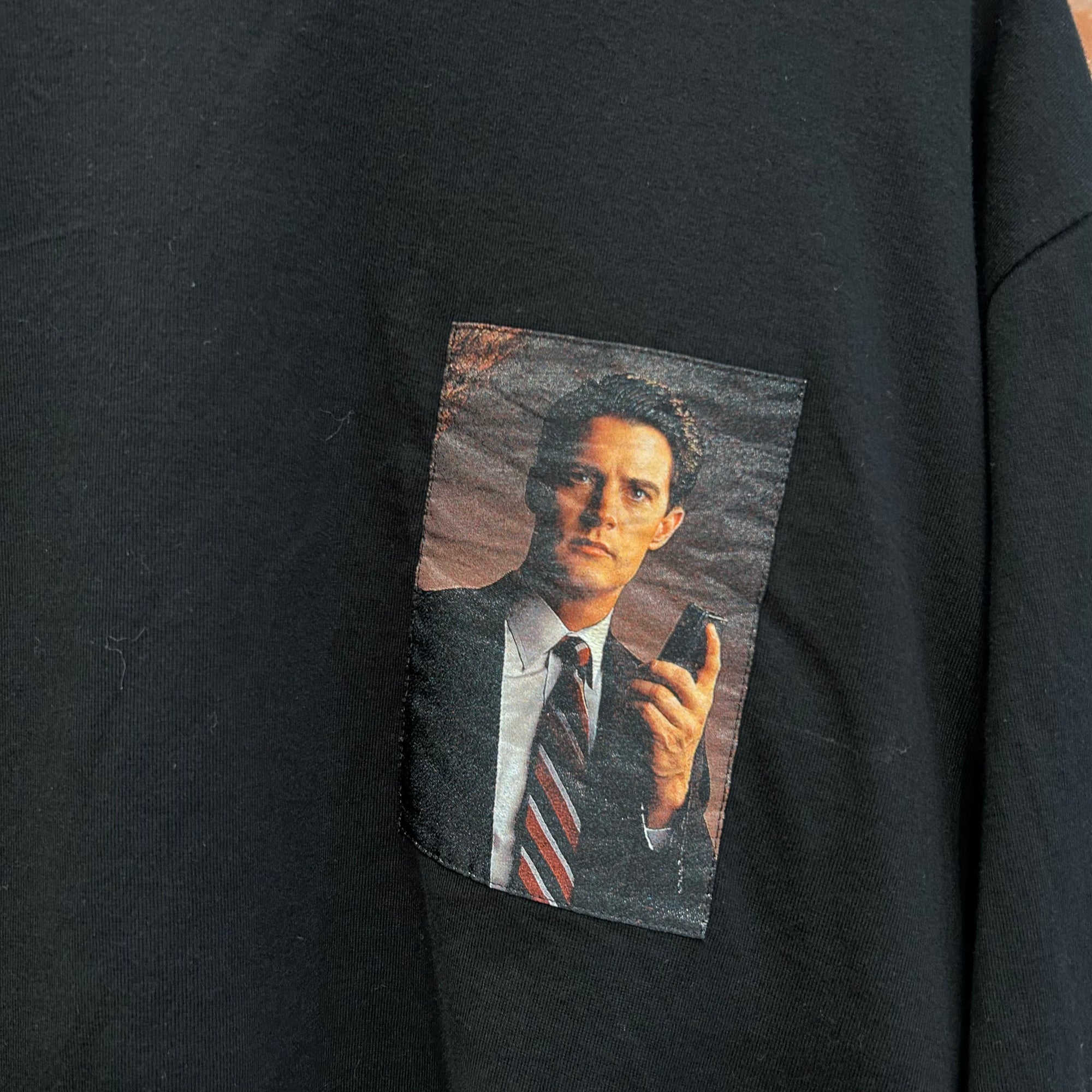 UNDERCOVER AW24 TWIN PEAKS PHOTO PATCH TEE ‘BLACK’