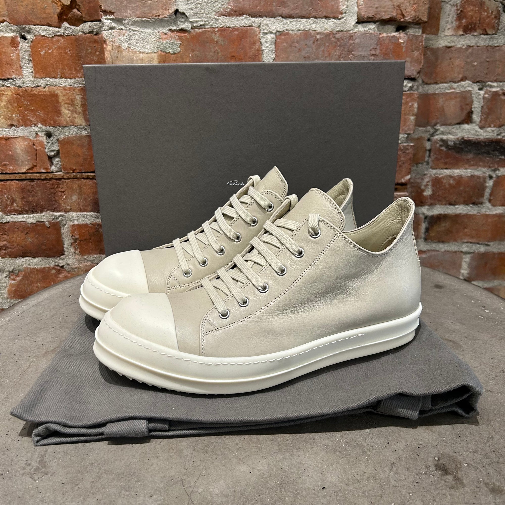 RICK OWENS FW25 LEATHER RAMONE LOW SNEAKERS ‘SAND’
