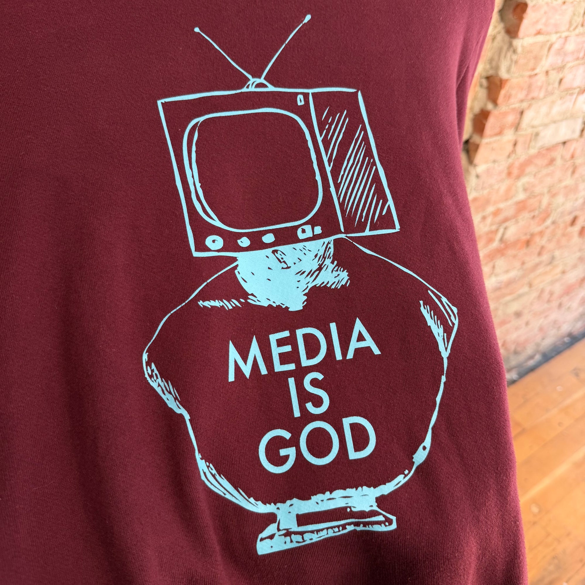 UNDERCOVER AW17 "BRAINWASHED GENERATION" MEDIA IS GOD CREWNECK ‘MAROON’