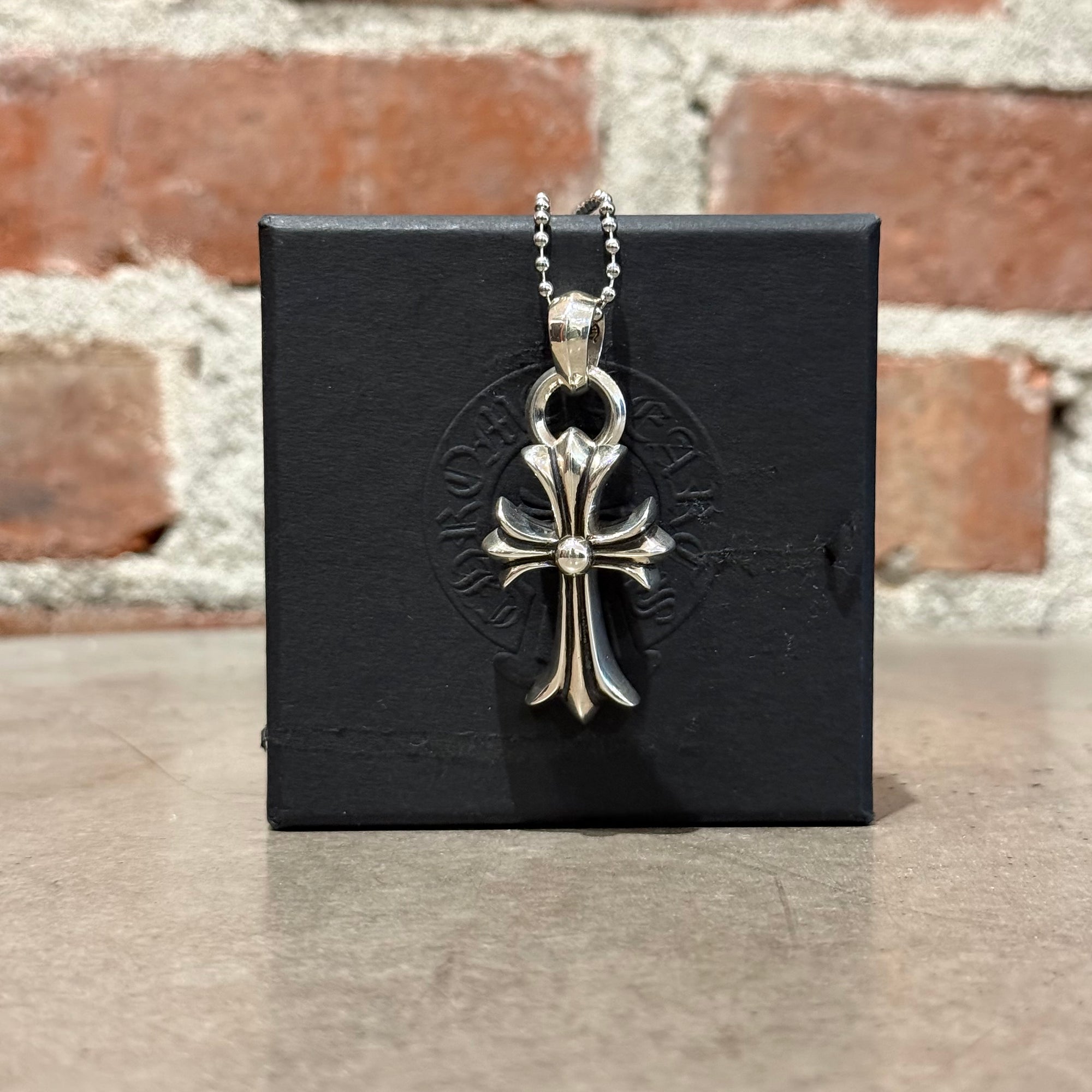 CHROME HEARTS SMALL CROSS W/ BALE NECKLACE ‘SILVER’