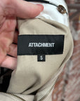 ATTACHMENT WIDE PLEAT PANTS ‘SAND’
