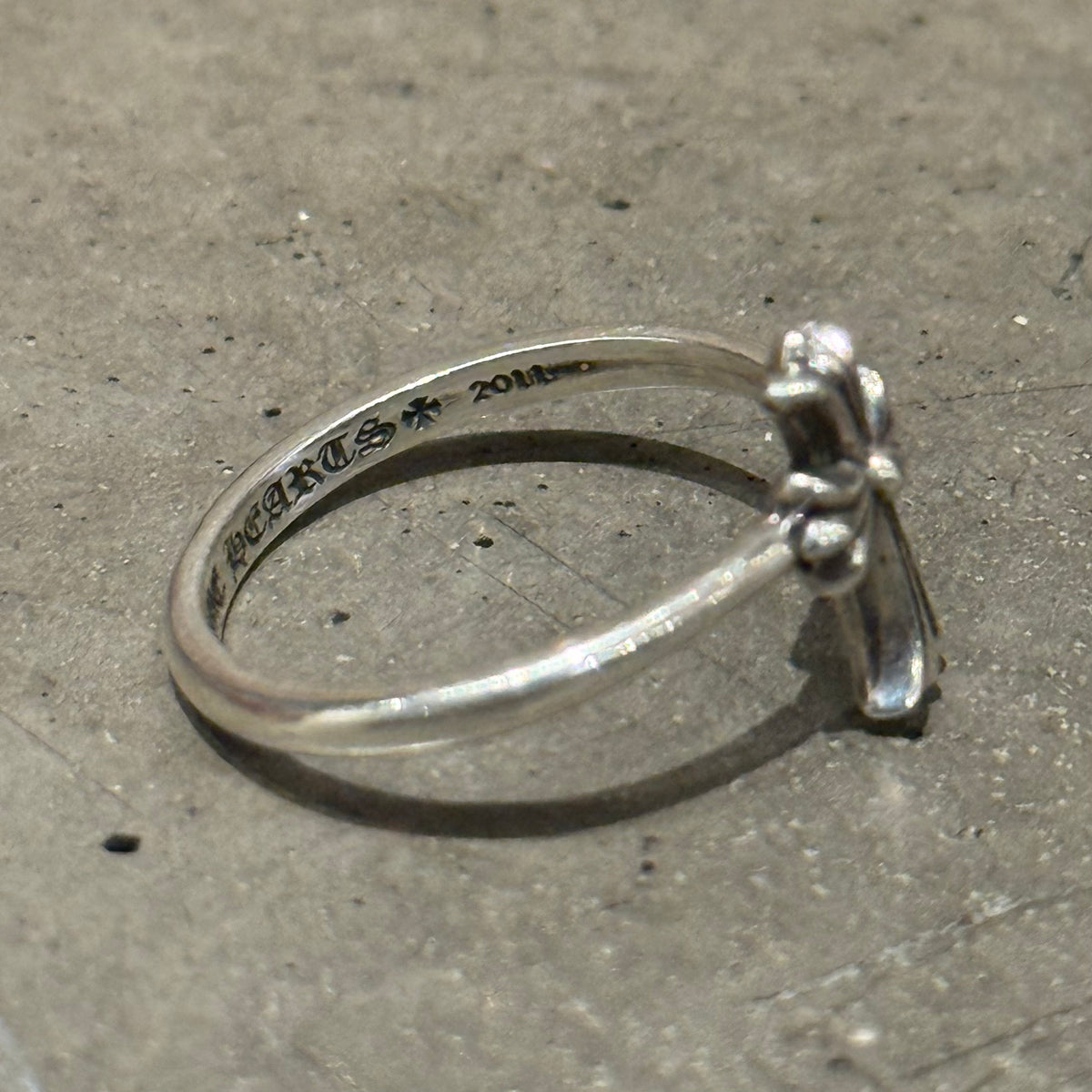 CHROME HEARTS CROSS BUBBLEGUM RING ‘SILVER’