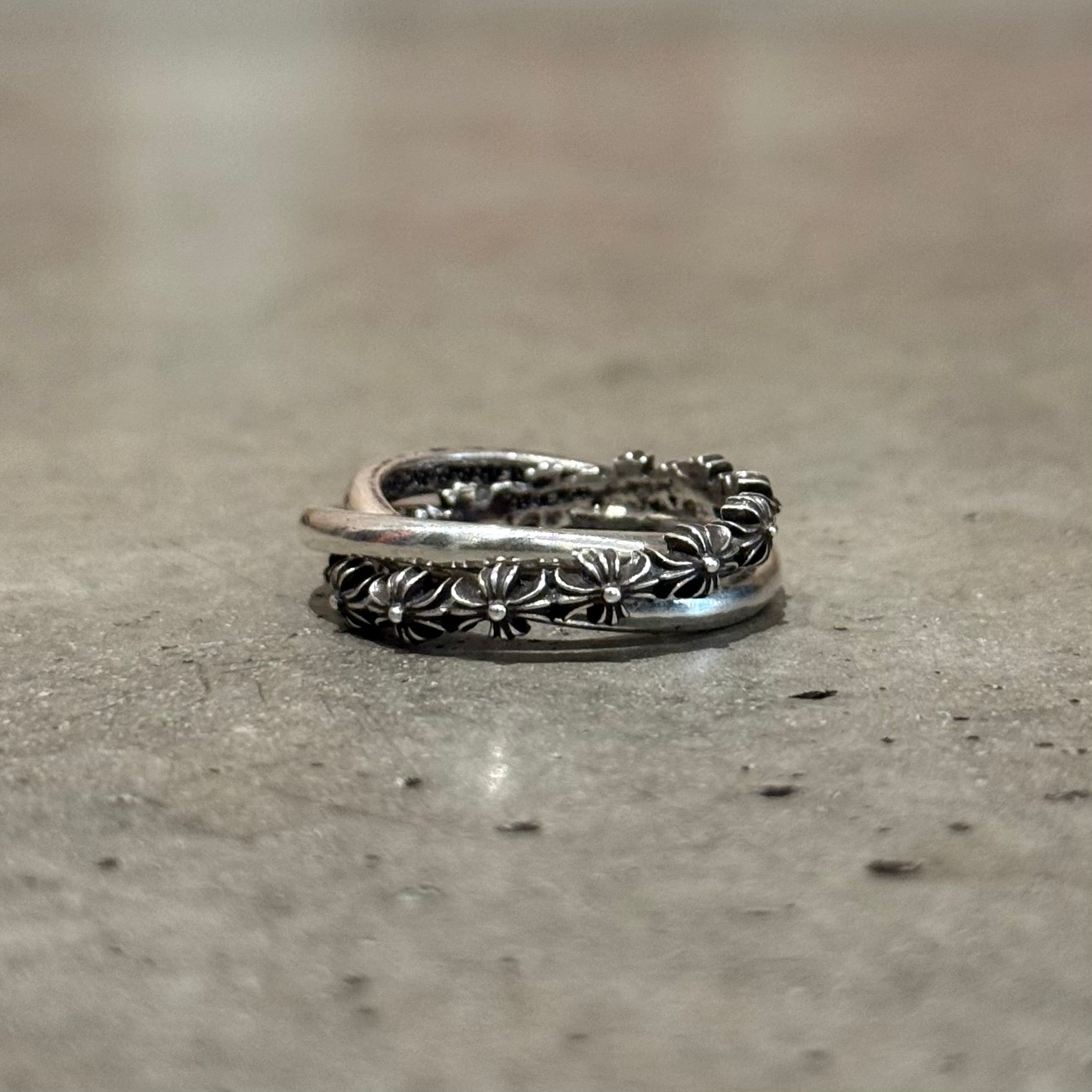 CHROME HEARTS TINY-E TRINITY RING ‘SILVER’