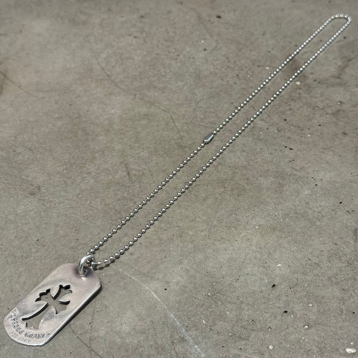CHROME HEARTS CROSS CUT-OUT DOG TAG NECKLACE ‘SILVER’
