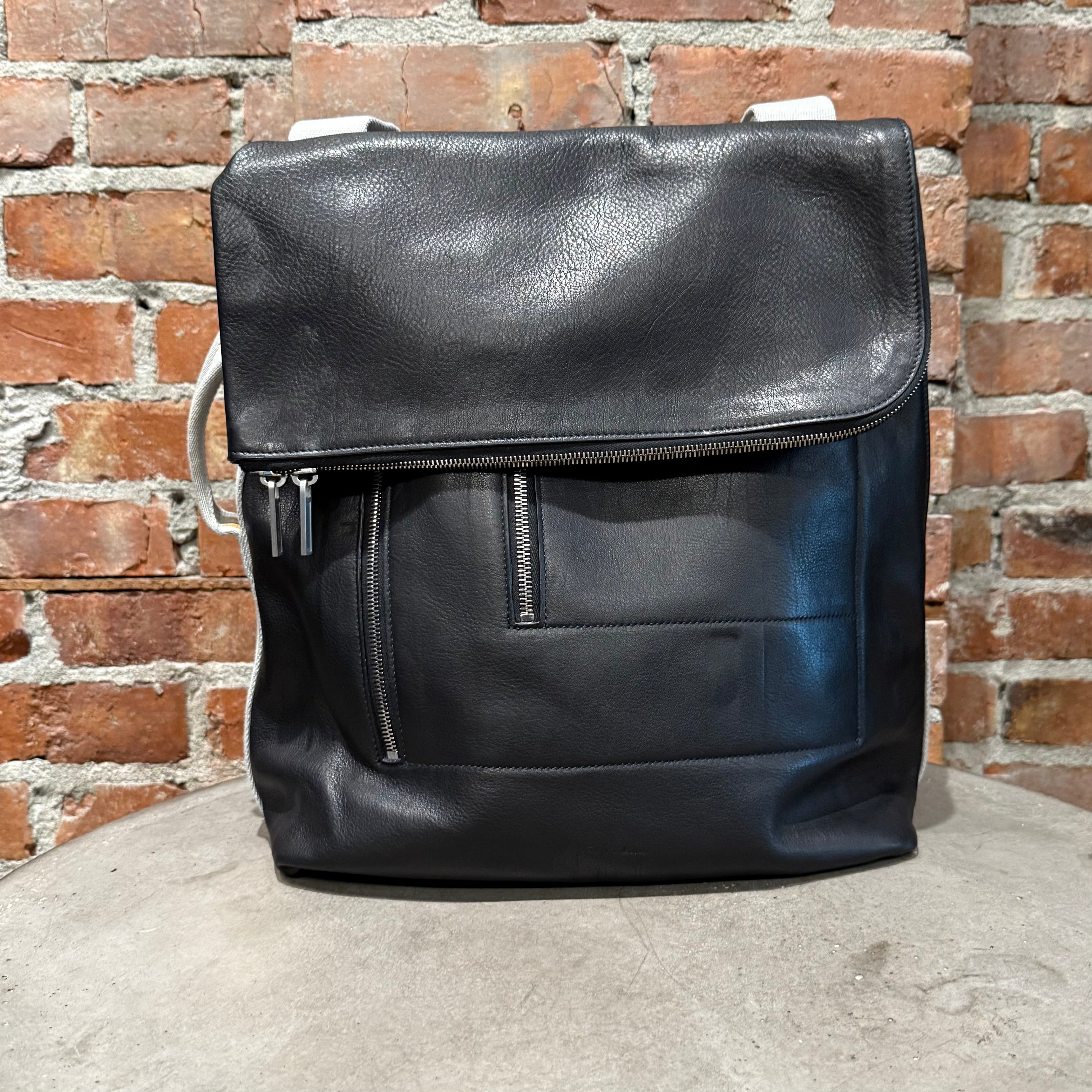 RICK OWENS STROBE FW22 TRANSFORMABLE BACKPACK 'BLACK' – Sadō RICK OWENS STROBE FW22 TRANSFORMABLE BACKPACK 'BLACK' – Sadō