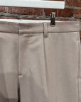 ATTACHMENT WIDE PLEAT PANTS ‘SAND’