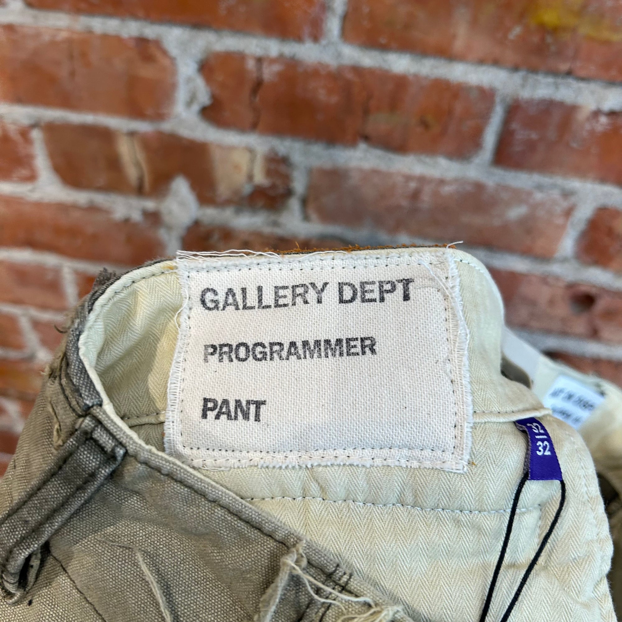 GALLERY DEPT. DISTRESSED PROGRAMMER CARGO PANTS ‘OLIVE’
