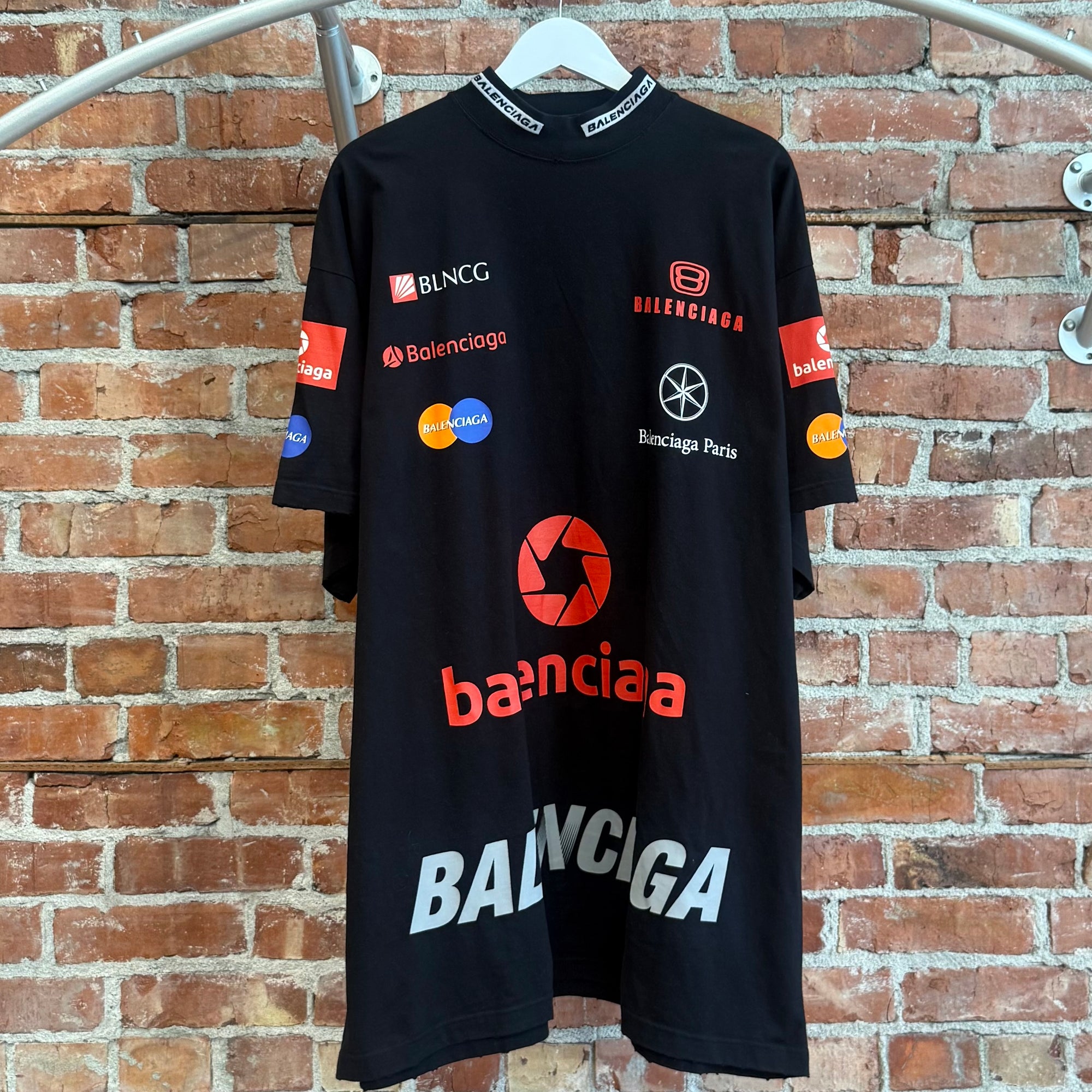 BALENCIAGA FW23 SAMPLE 3B TOP LEAGUE RACING LOGO TEE ‘BLACK’