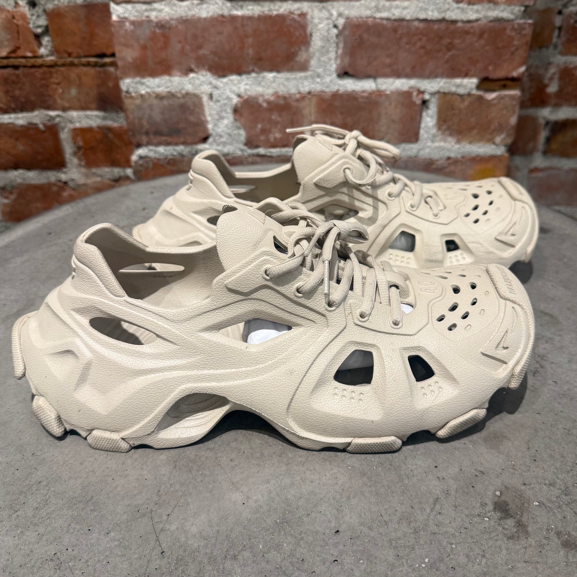 BALENCIAGA RUBBER HD LACE UP SNEAKER ‘SAND’