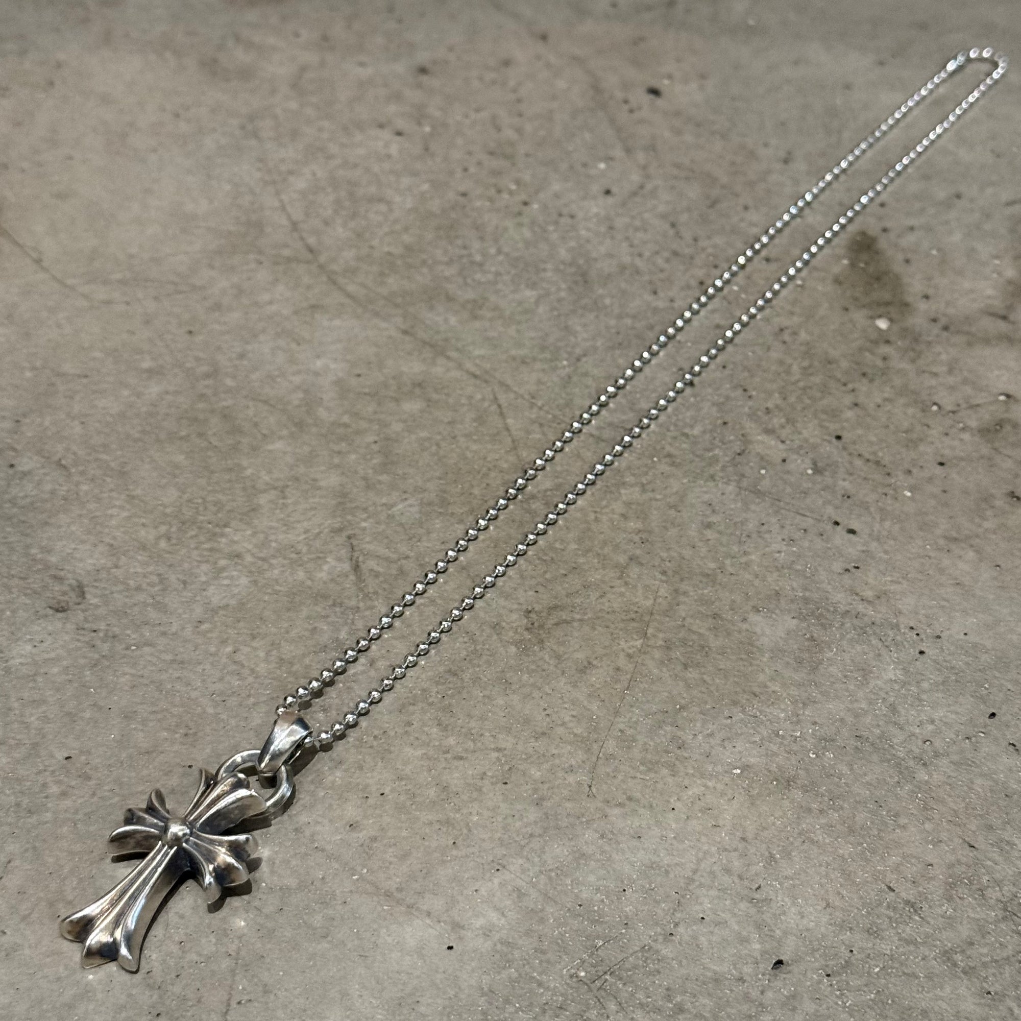 CHROME HEARTS SMALL CROSS W/ BALE NECKLACE ‘SILVER’