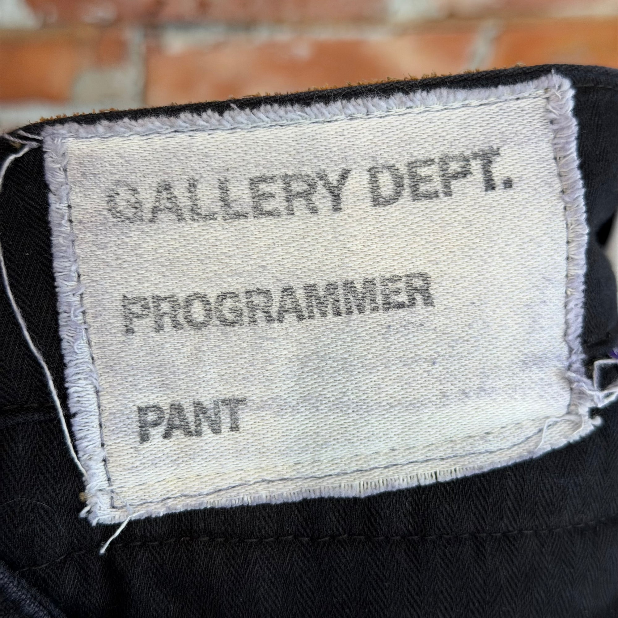 GALLERY DEPT. DISTRESSED PROGRAMMER CARGO PANTS ‘BLACK’