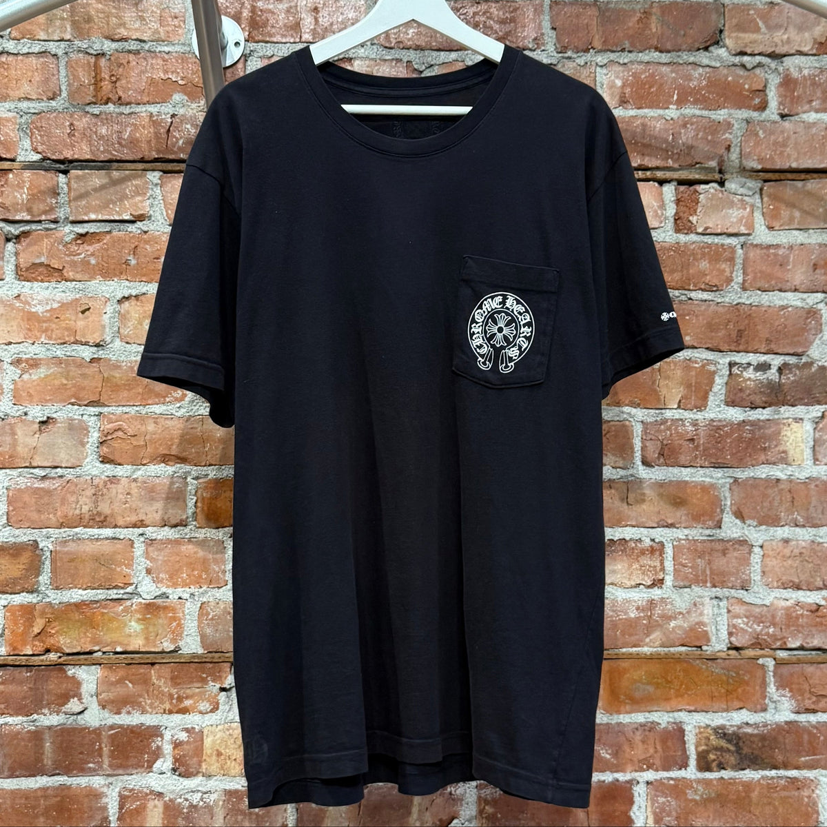 CHROME HEARTS HORSESHOE LOGO POCKET TEE ‘BLACK’