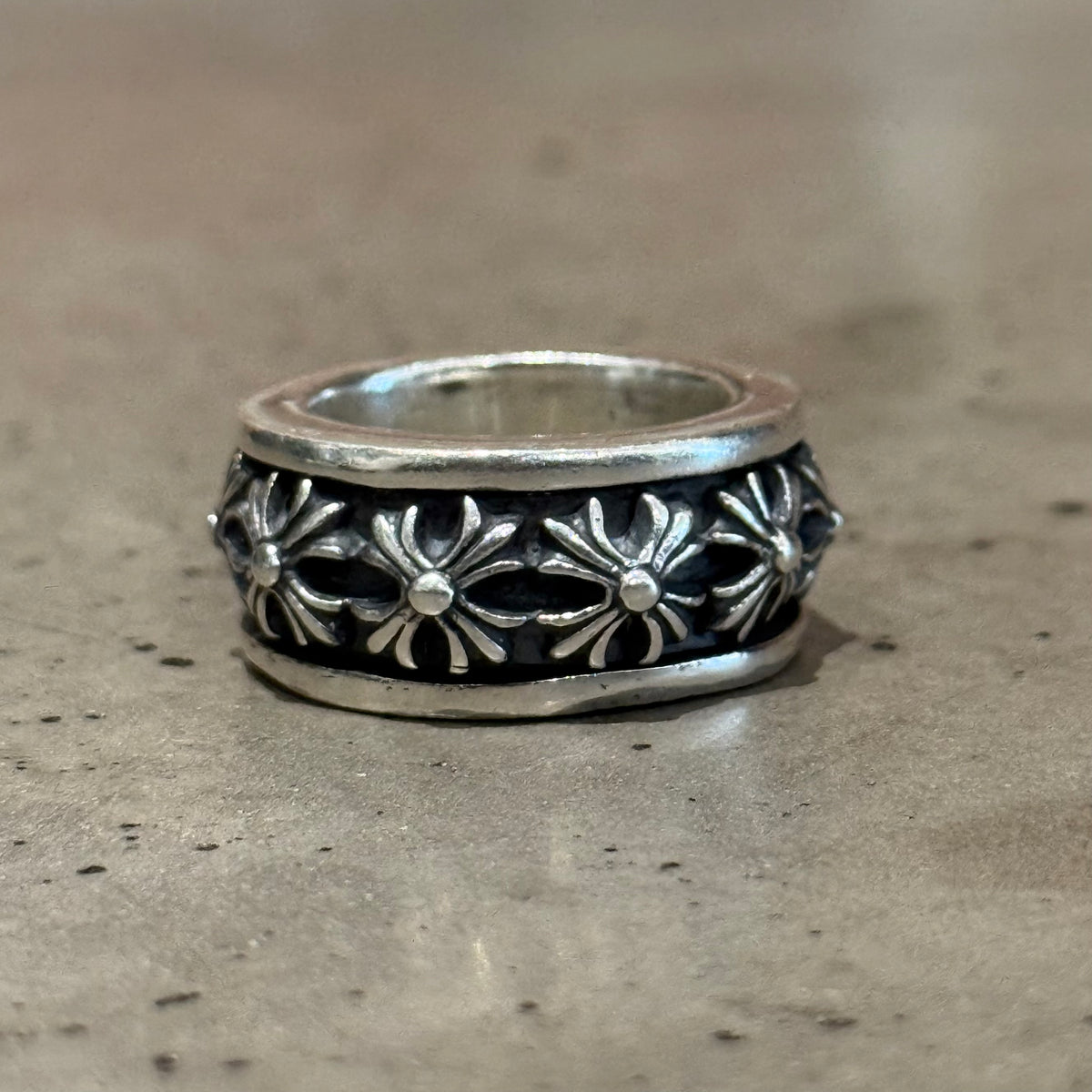 CHROME HEARTS PLUS CROSS SPINNER RING ‘SILVER’