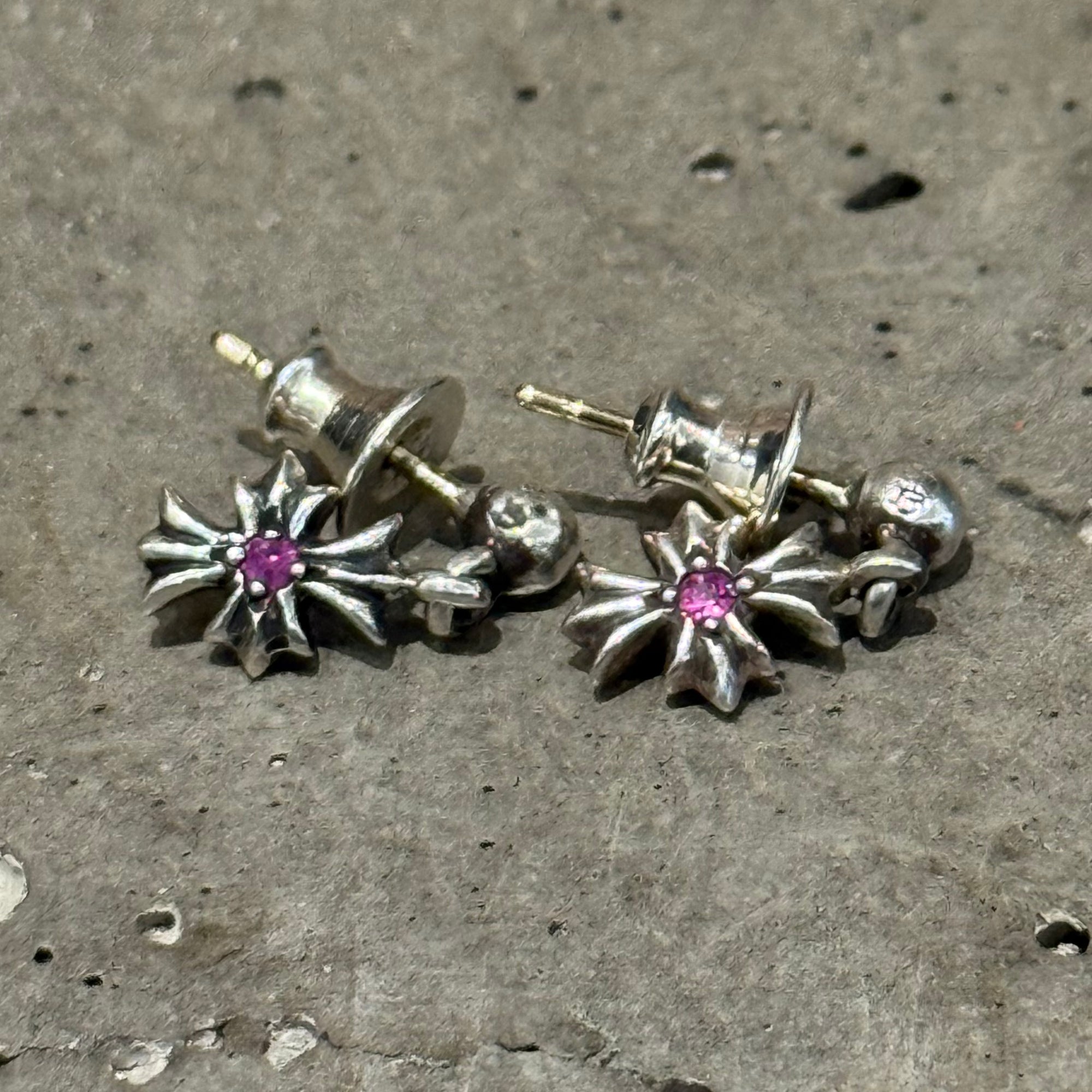 CHROME HEARTS TINY-E PINK SAPPHIRE EARRINGS ‘SILVER’